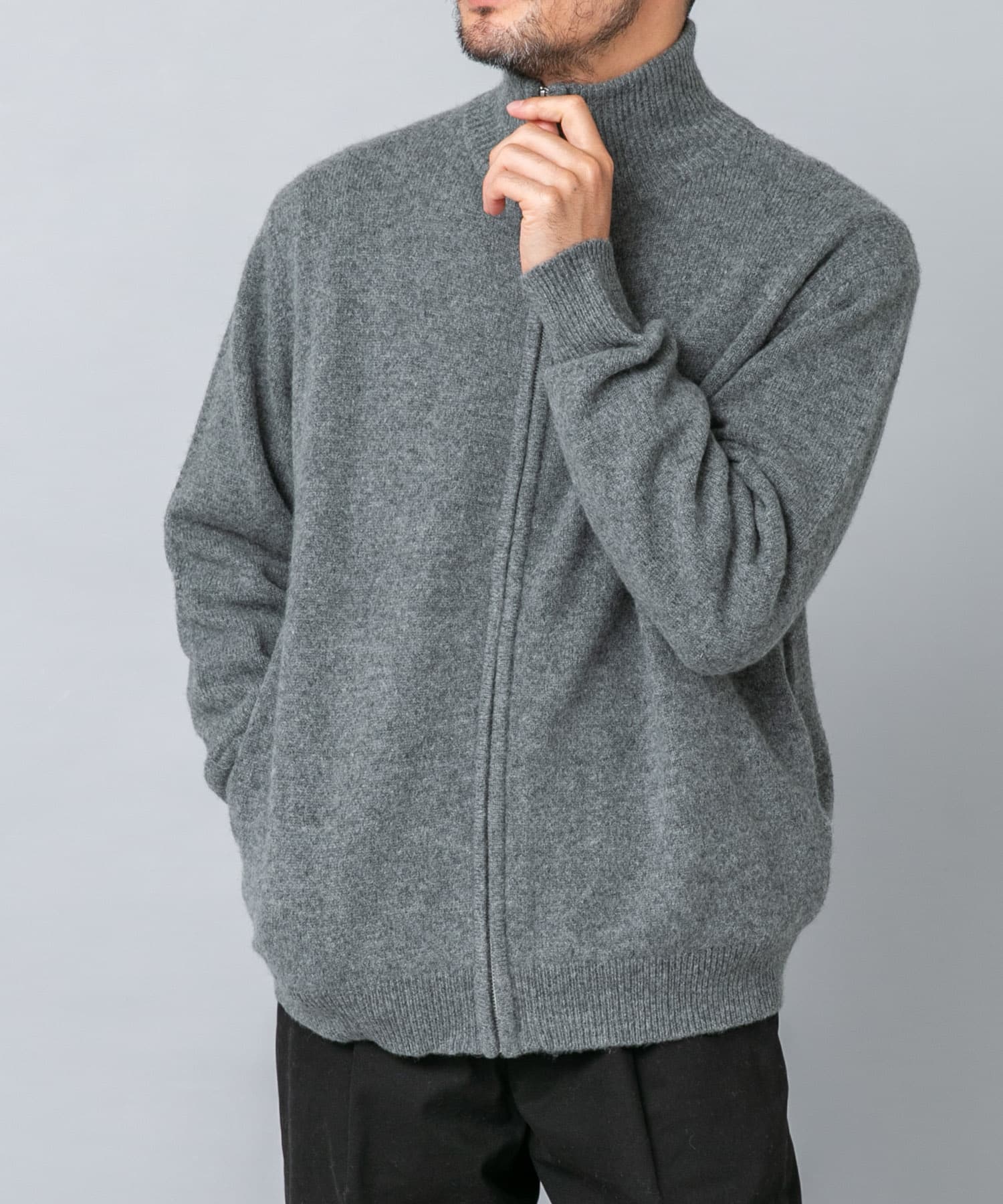 GRAY