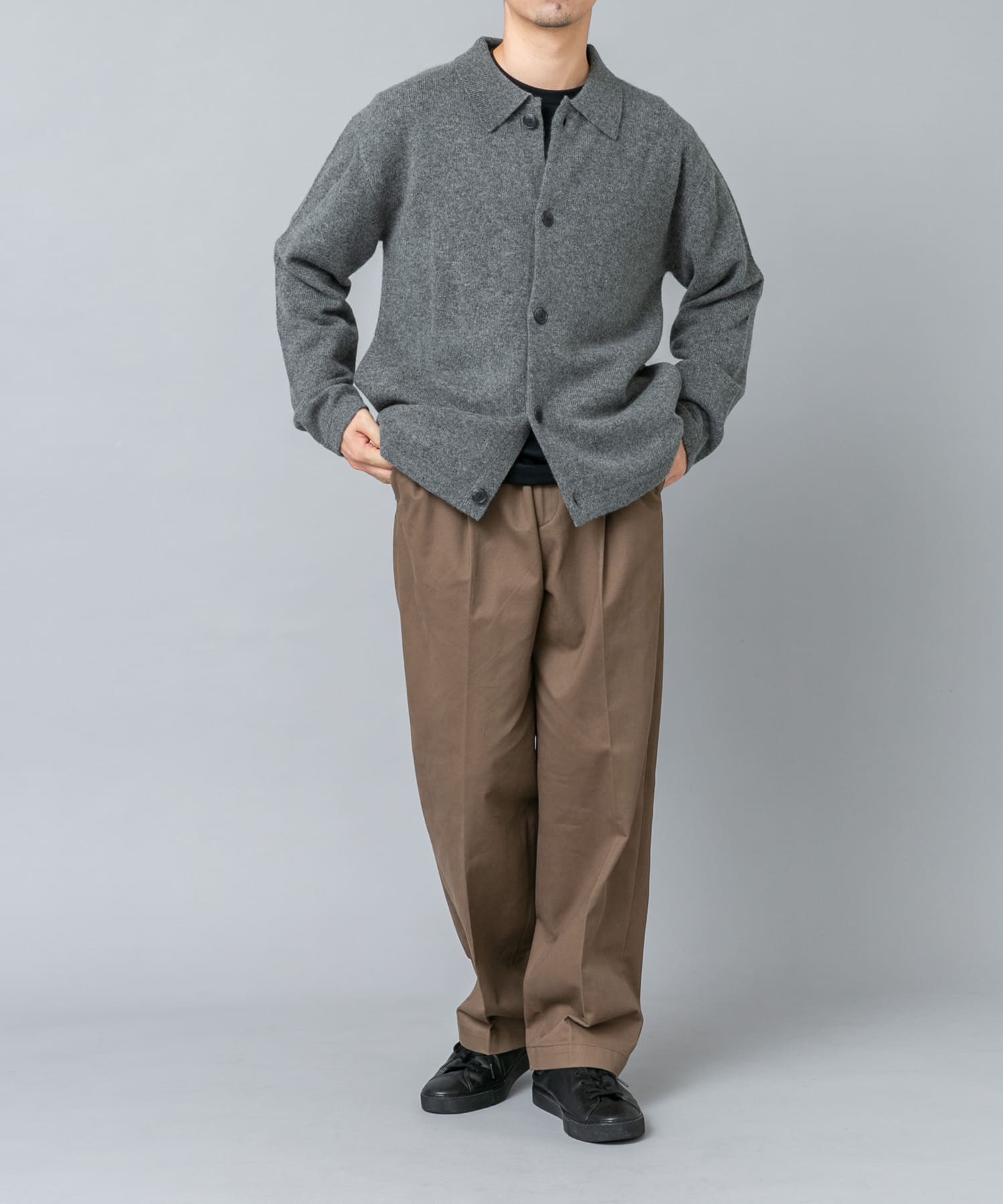 GRAY