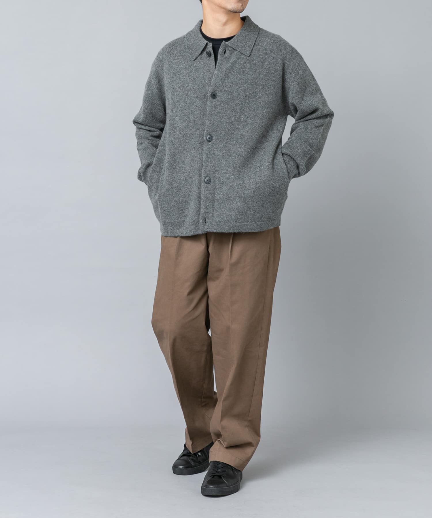 GRAY