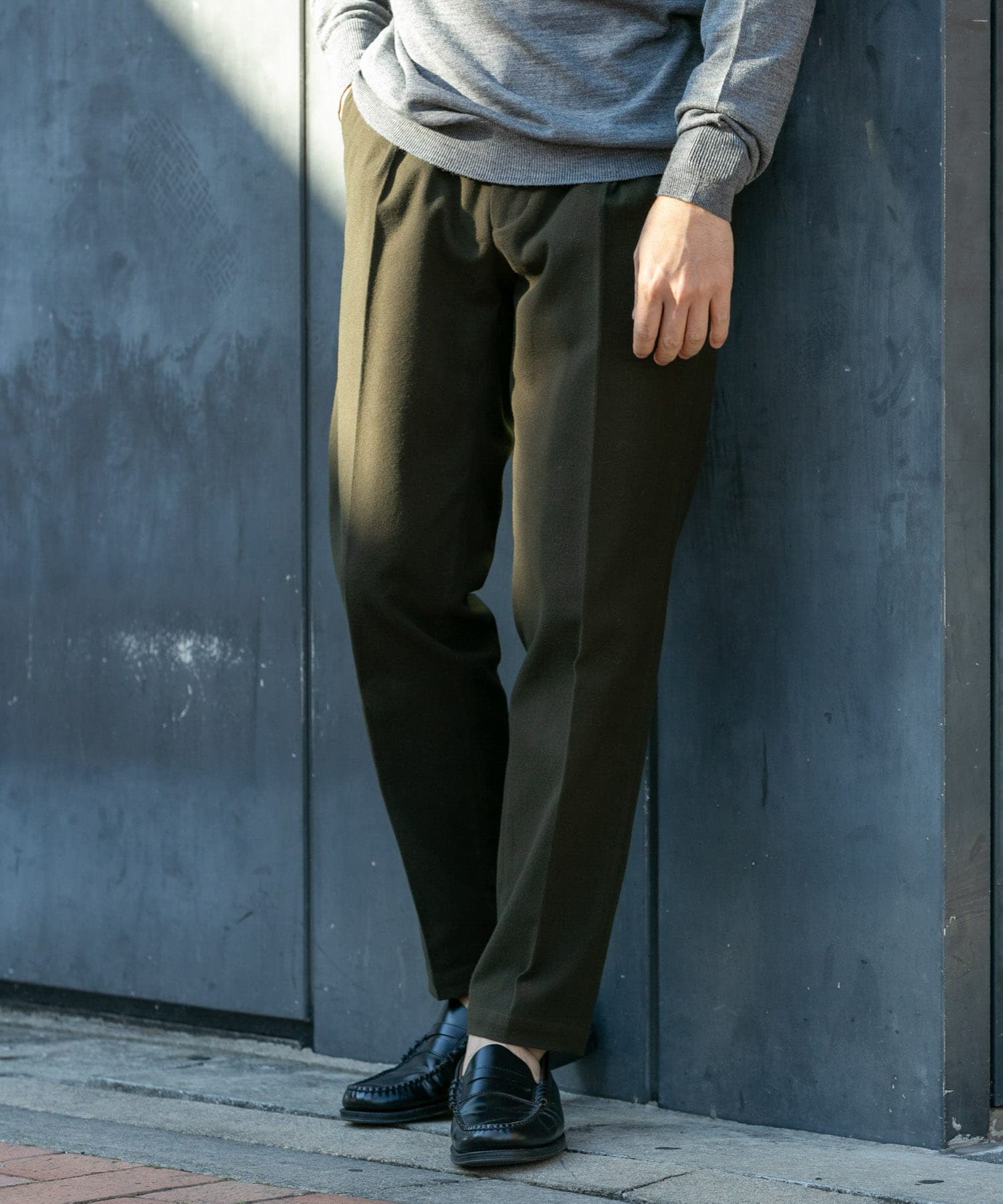 KHAKI