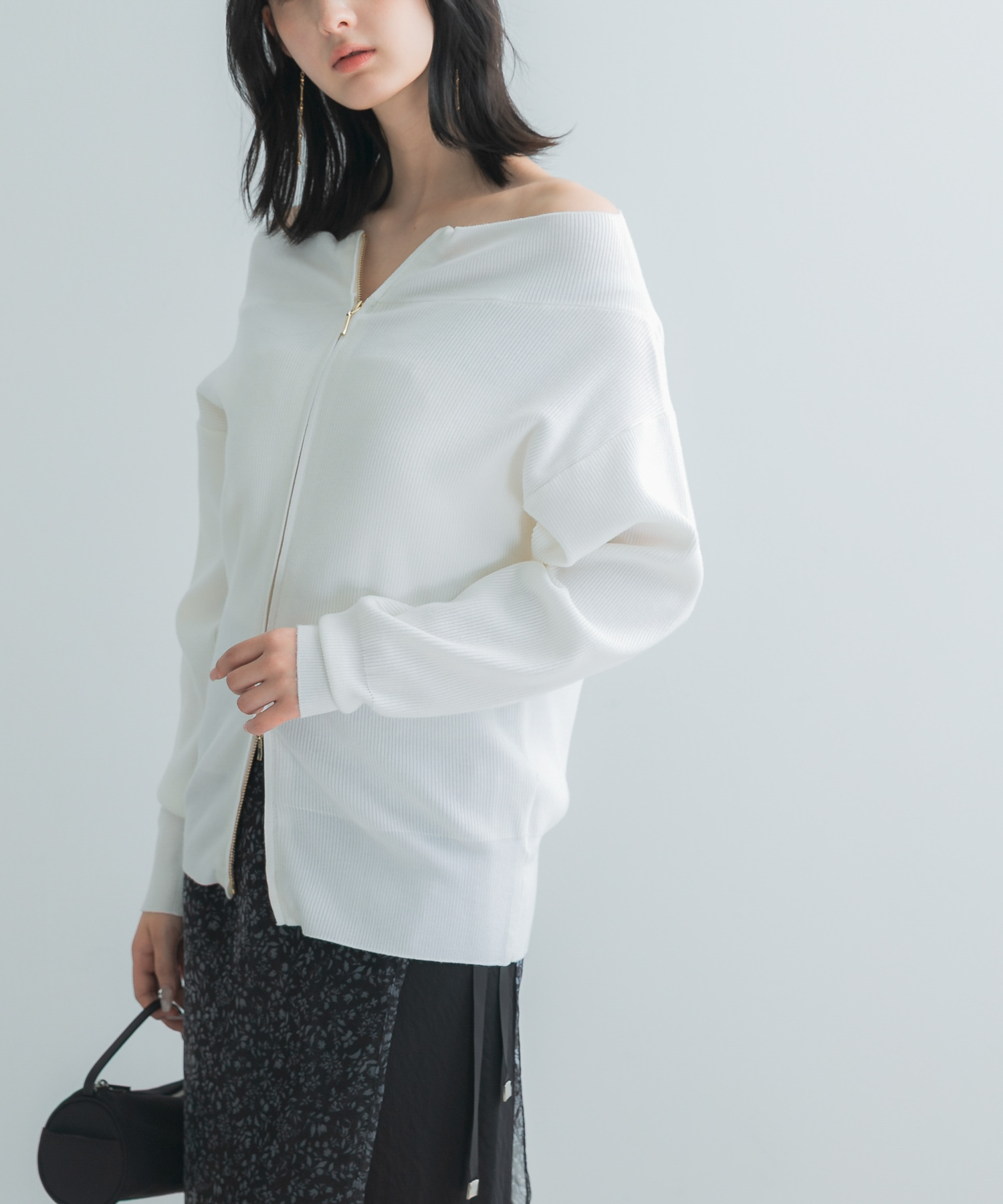 OFF WHITE