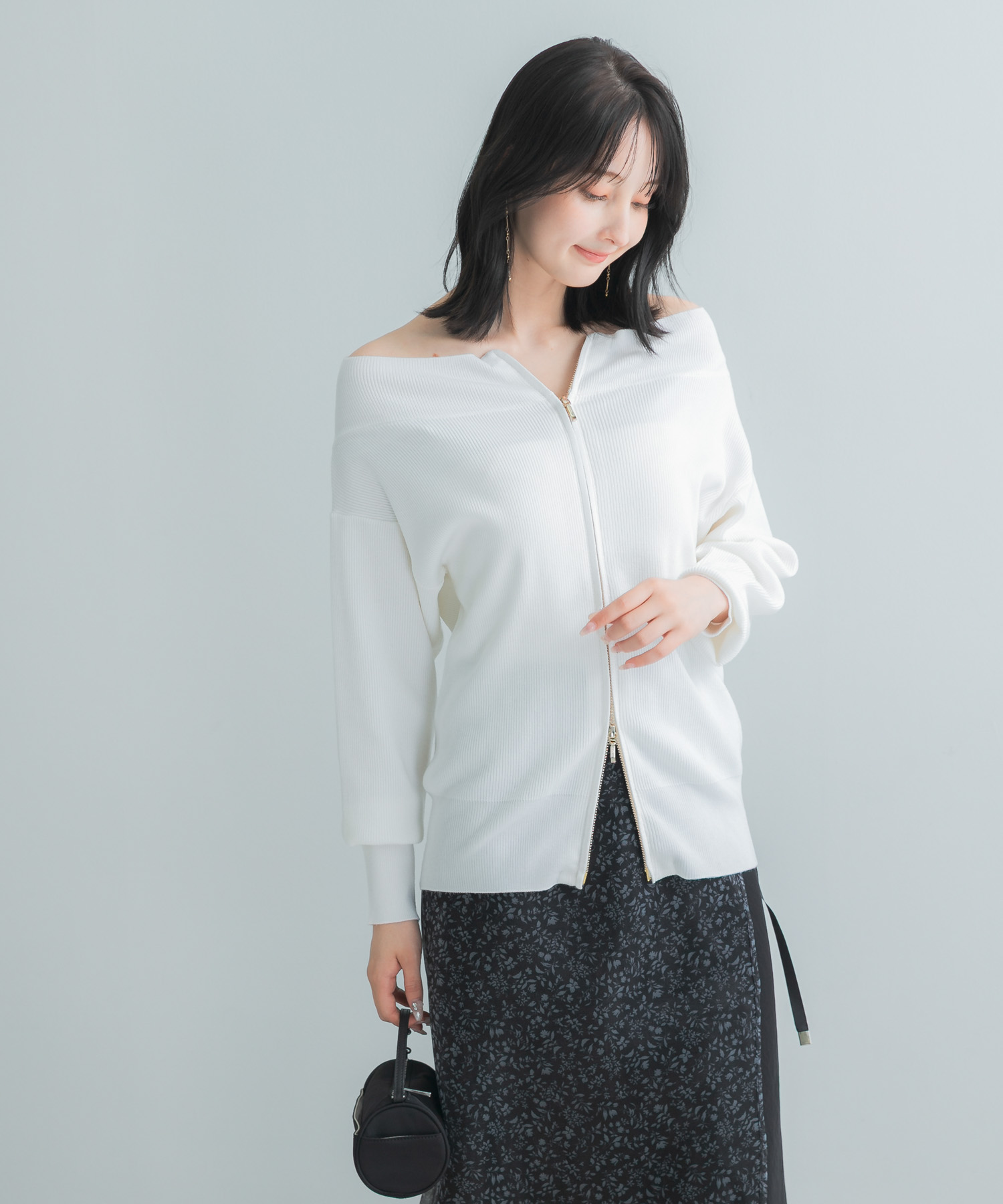 OFF WHITE