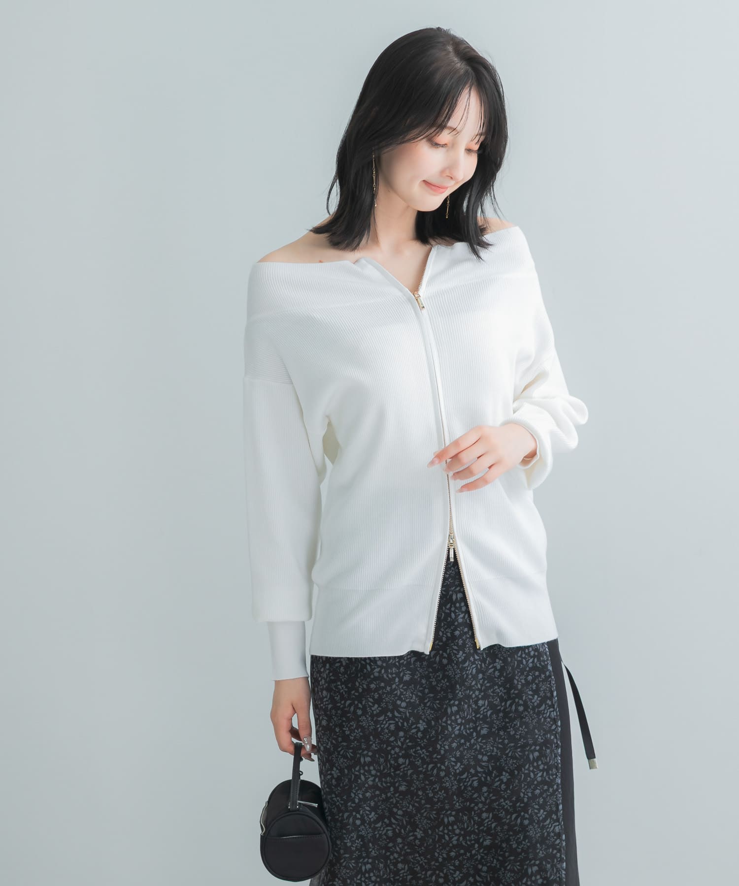 OFF WHITE