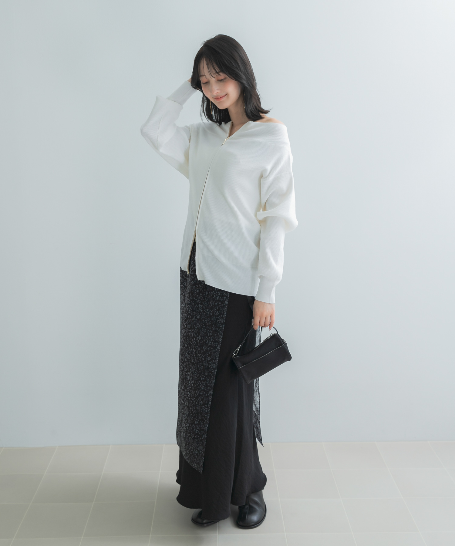 OFF WHITE