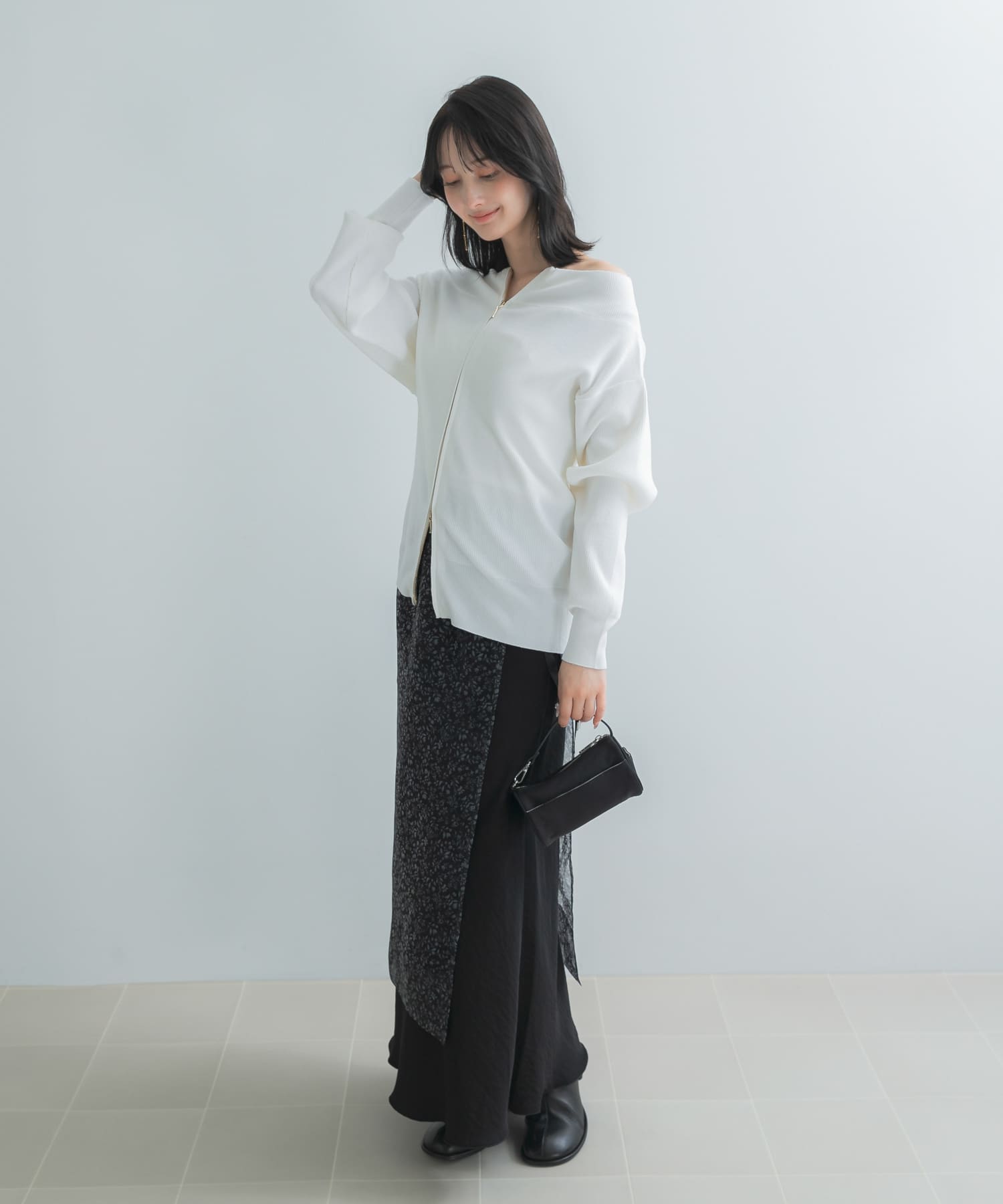 OFF WHITE