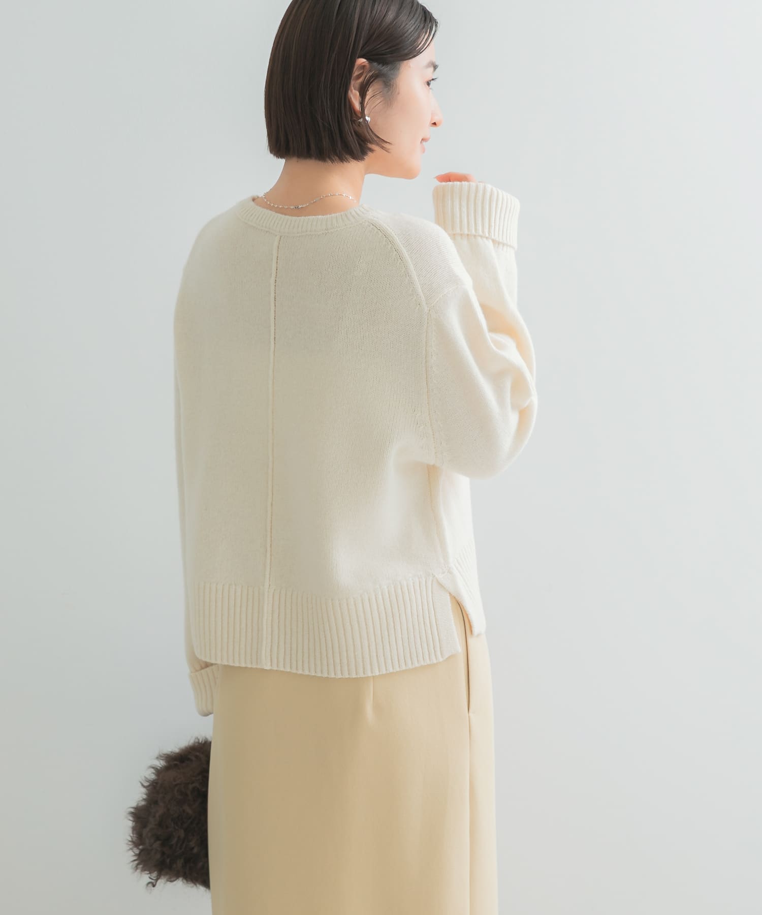 OFF WHITE