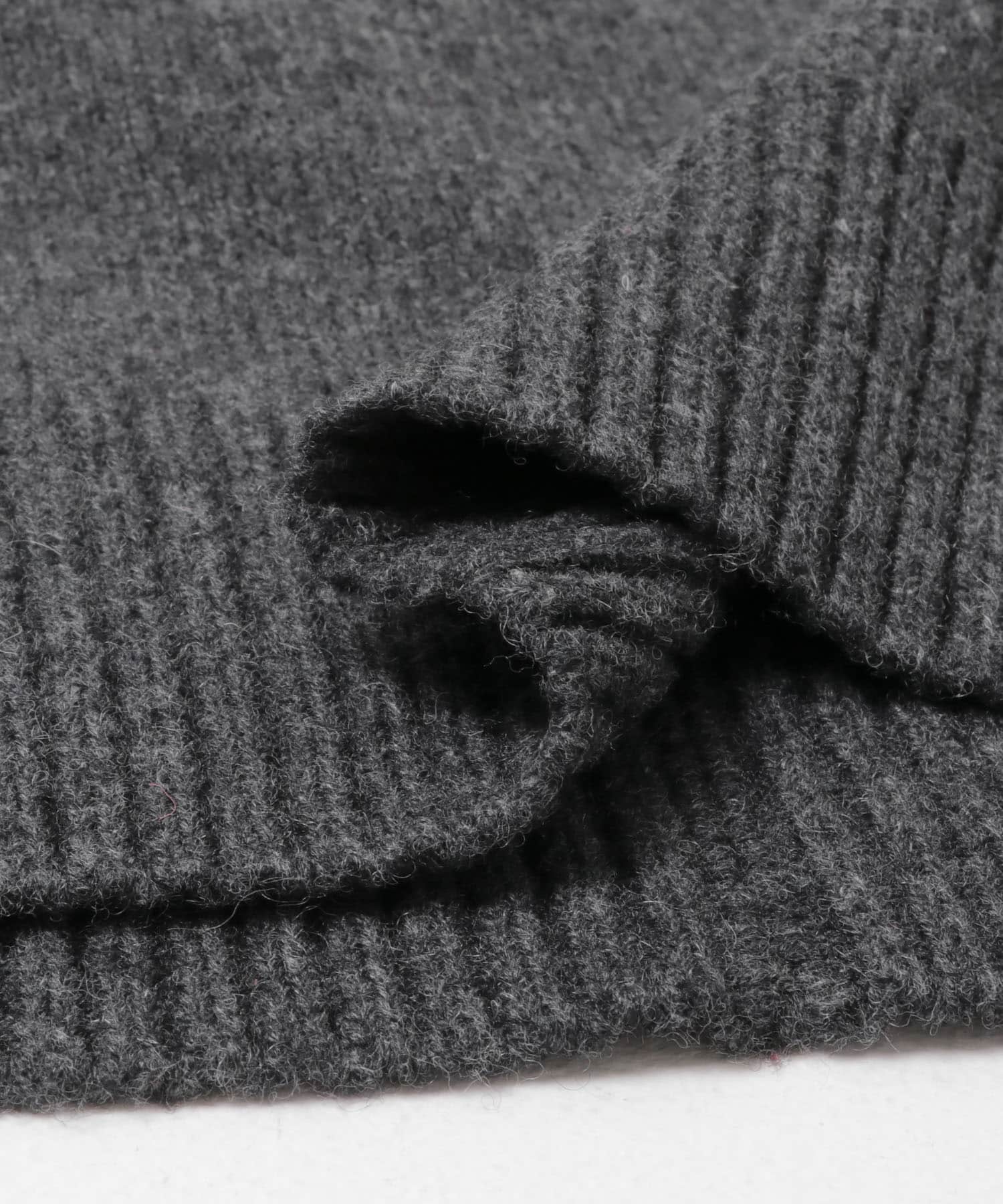 『WEB/一部店舗限定』エクストラファインＶネックニット CHARCOAL Free