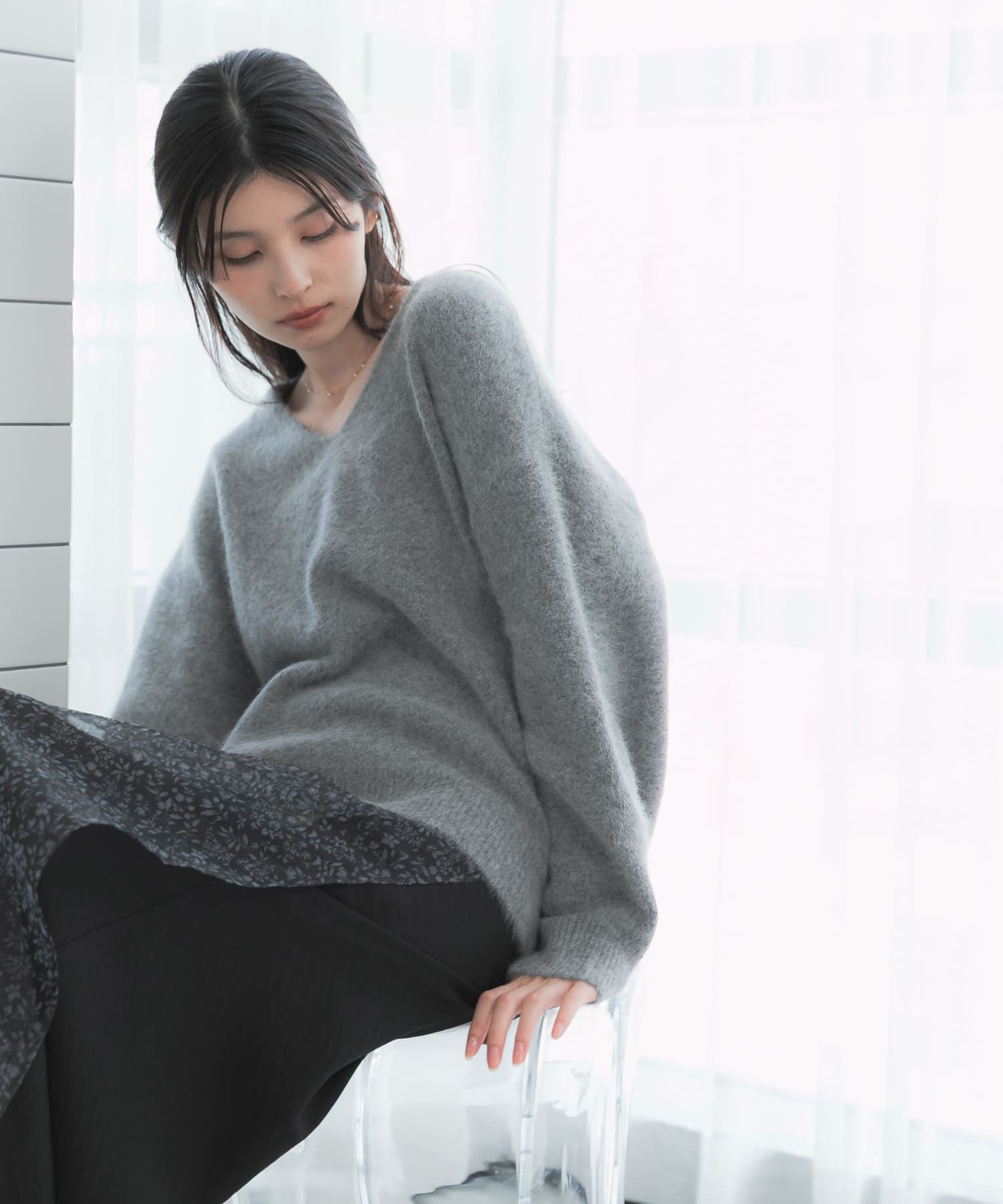 『WEB/一部店舗限定』ボリュームスリーブエアリーVネックニット