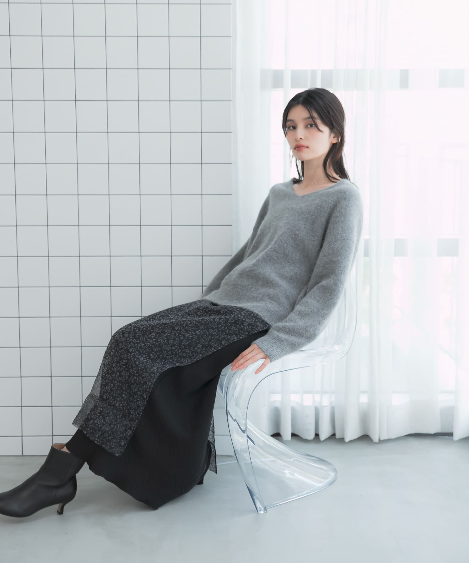 GRAY