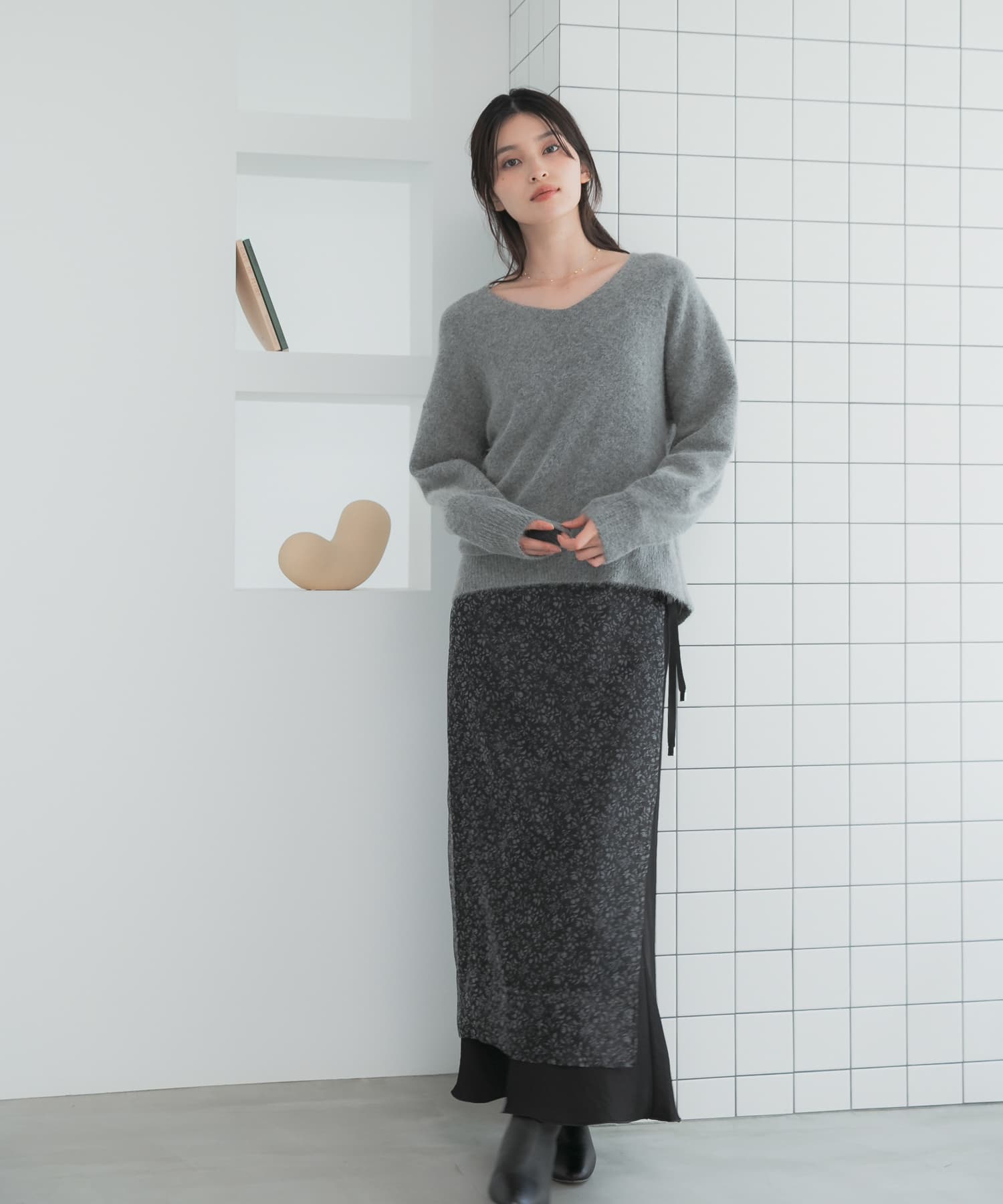 GRAY