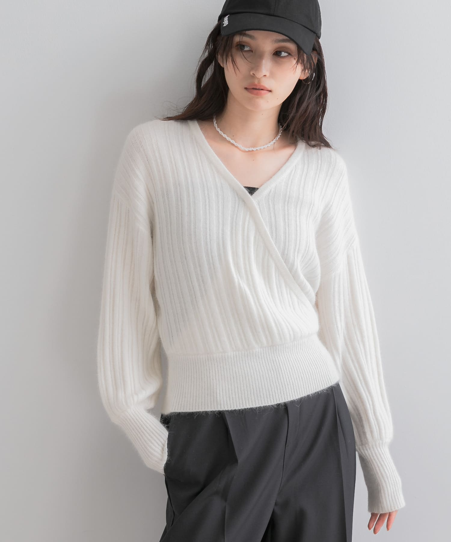 OFF WHITE