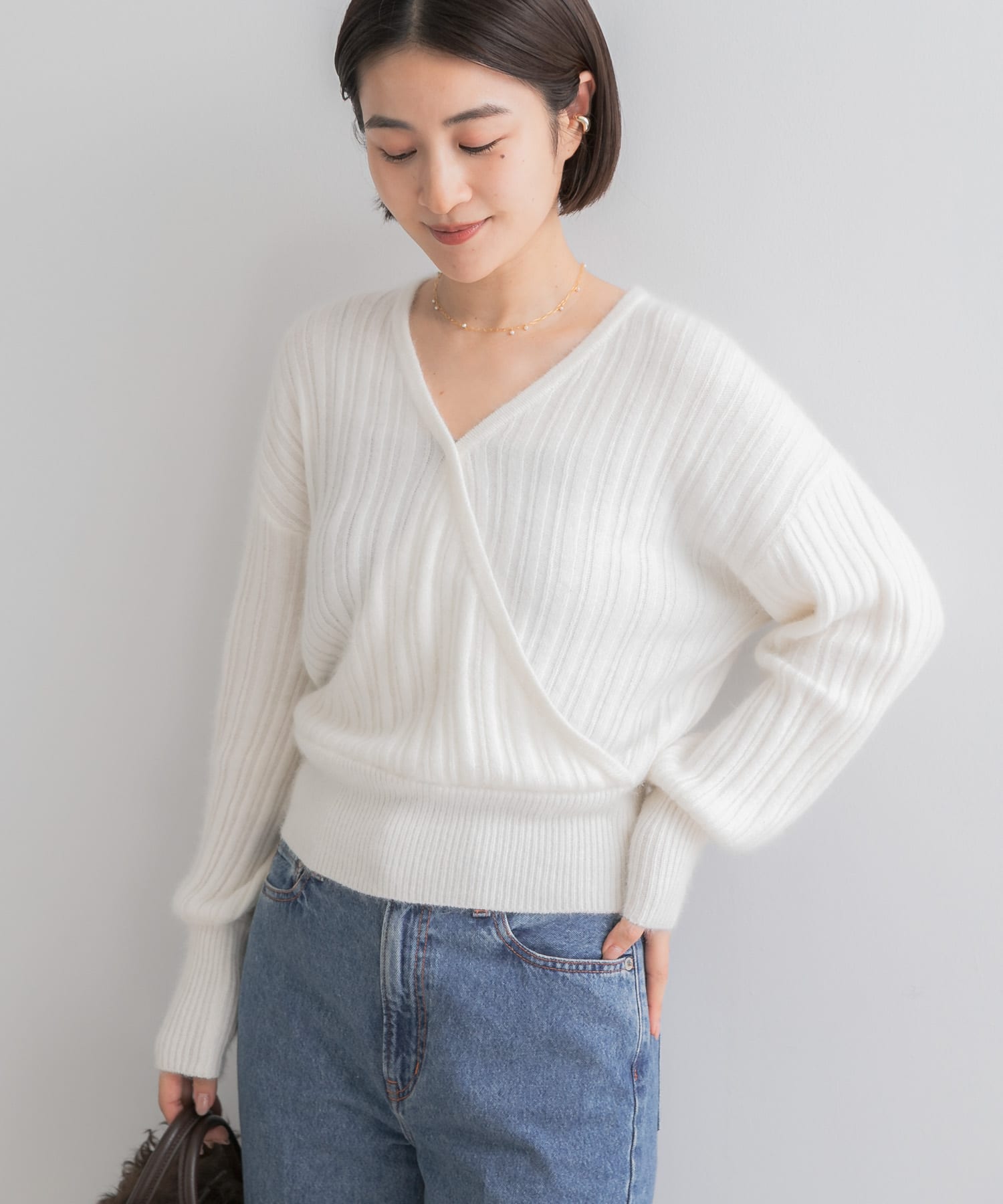 OFF WHITE