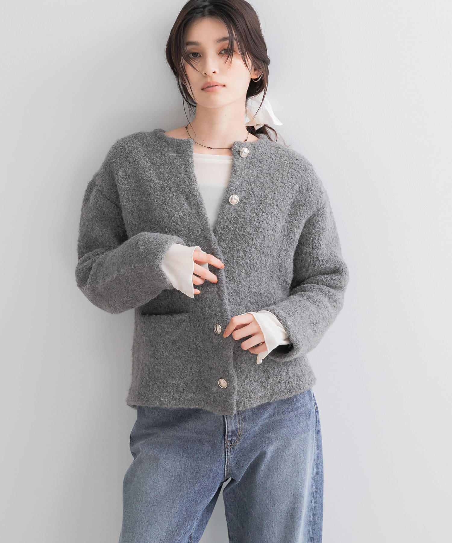 GRAY