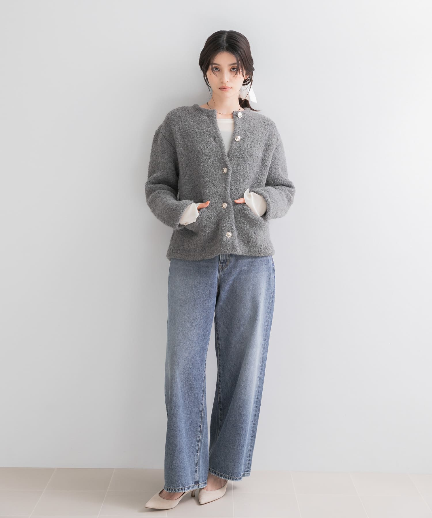 GRAY