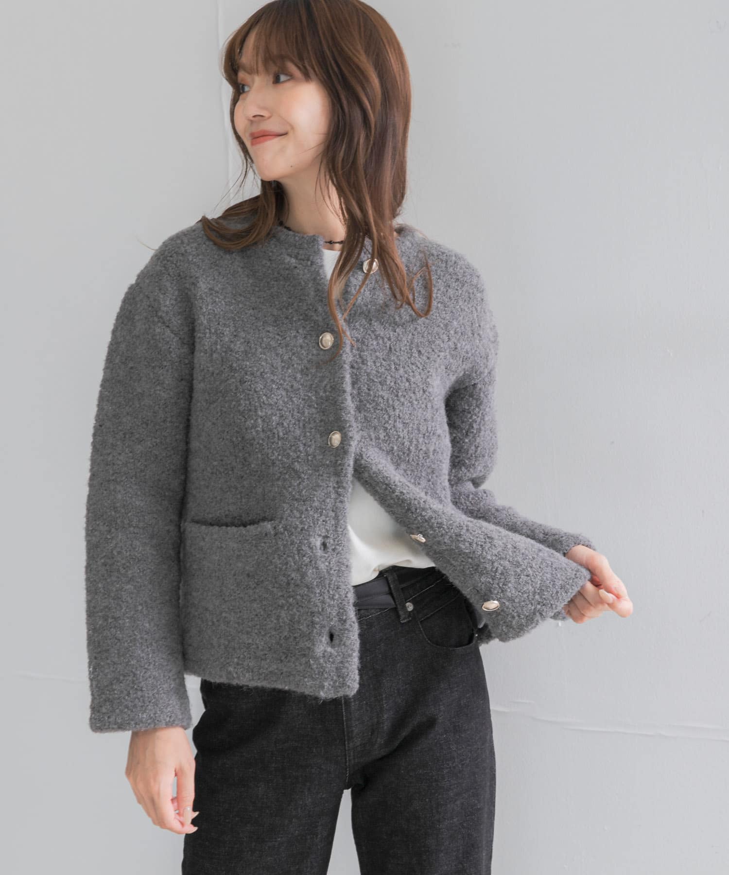 GRAY