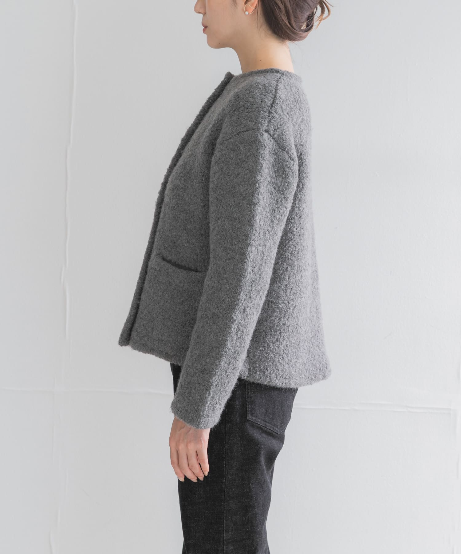 GRAY