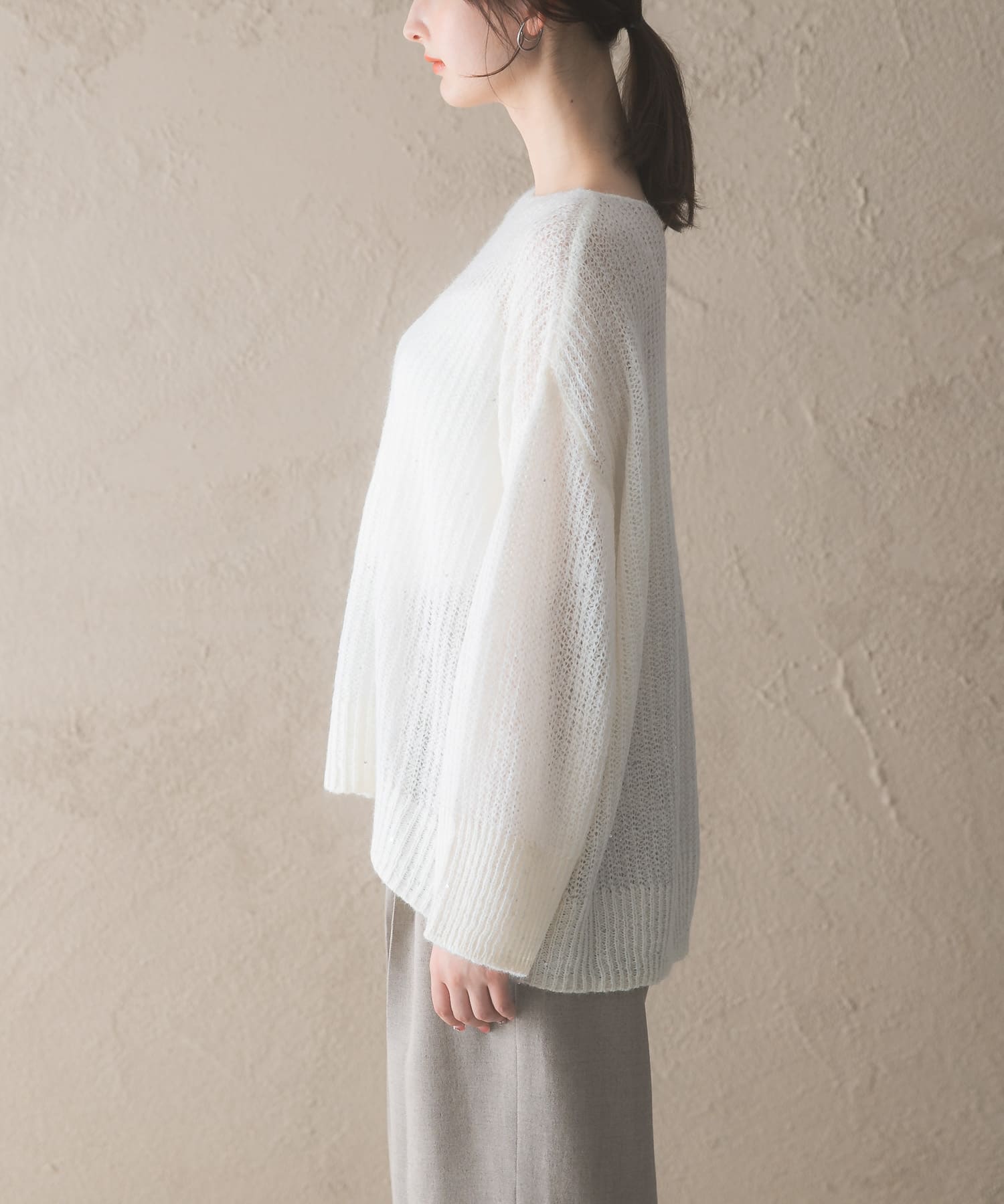 OFF WHITE