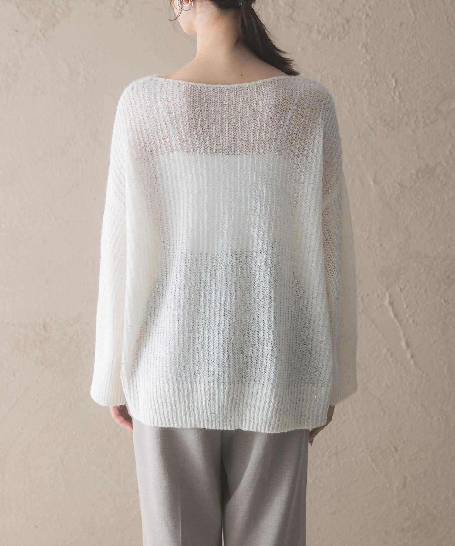 OFF WHITE