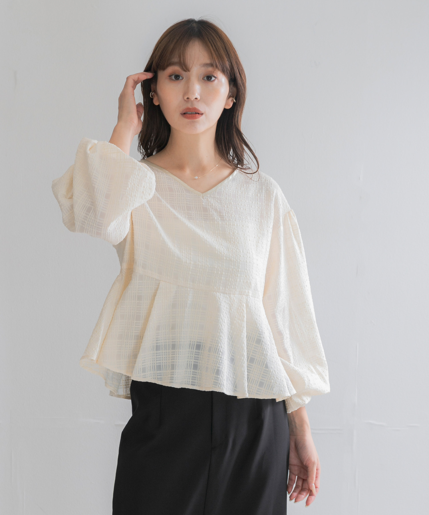 OFF WHITE