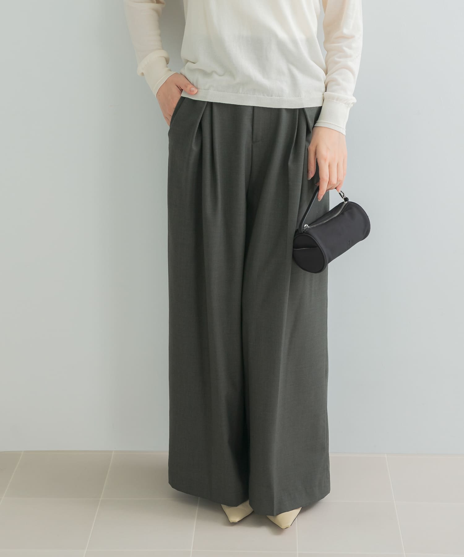 GRAY