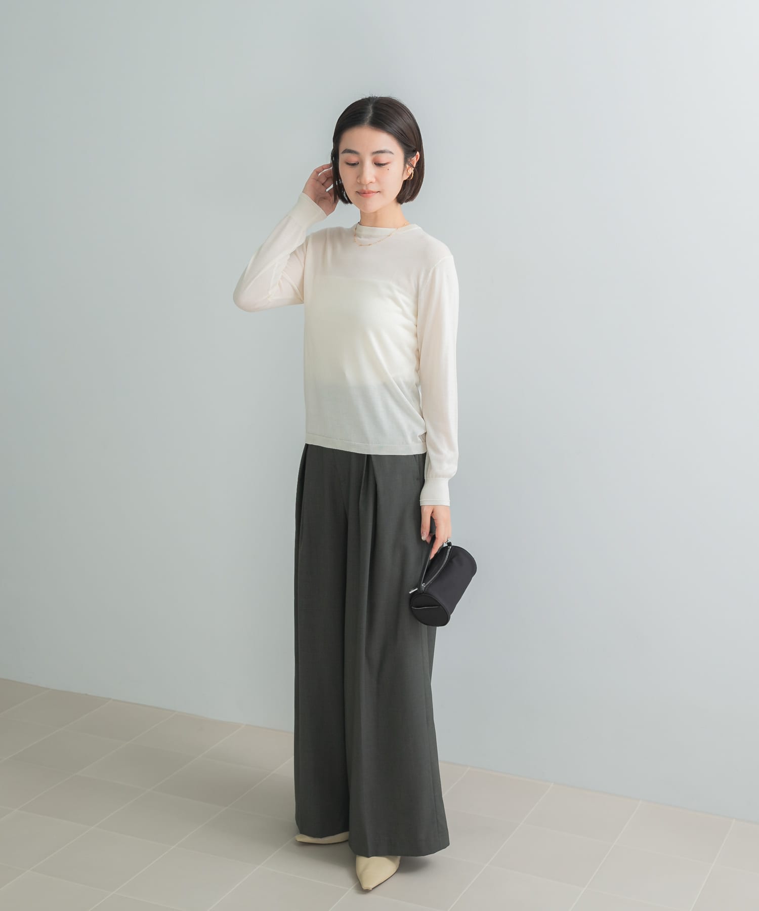 GRAY