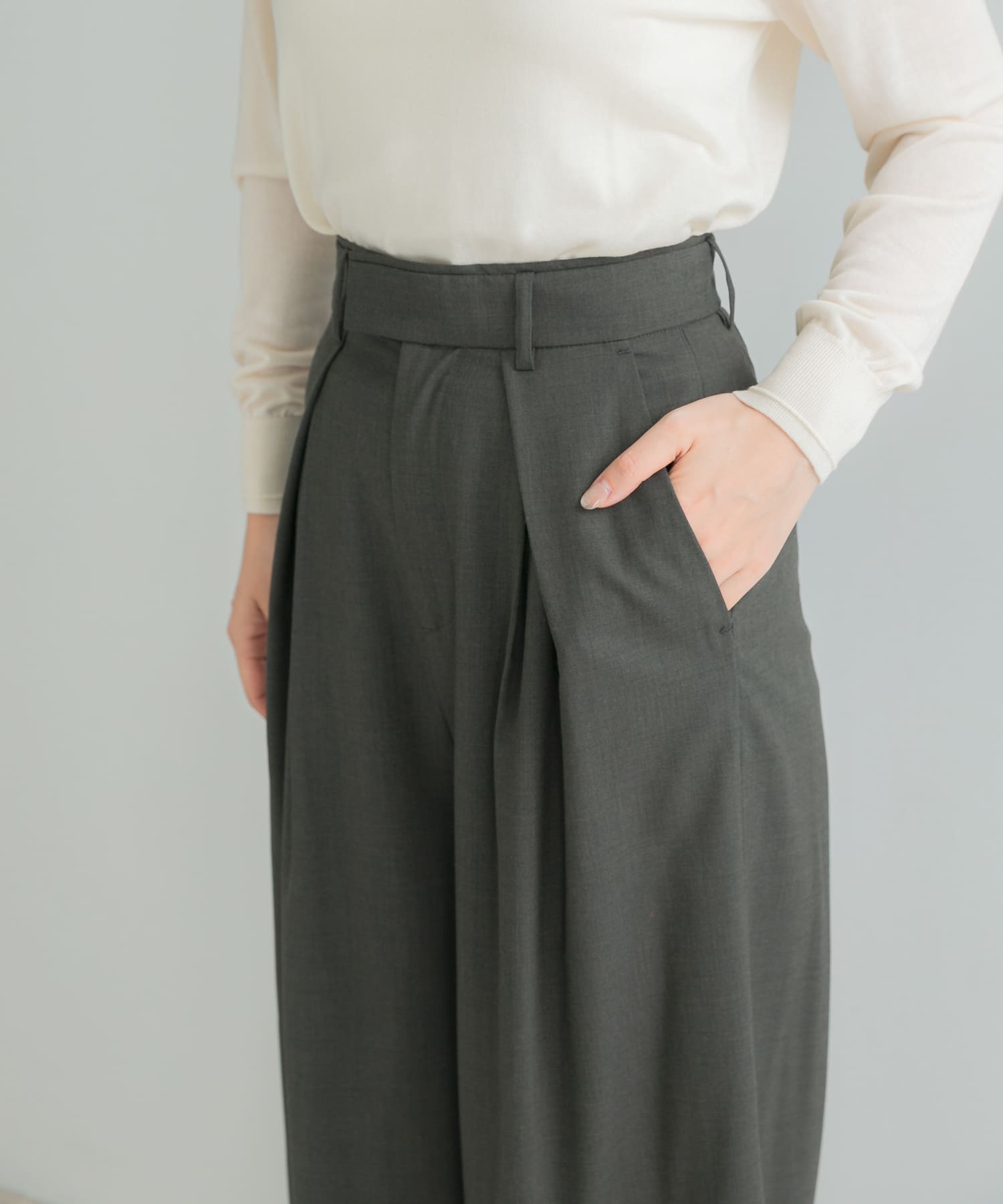 GRAY