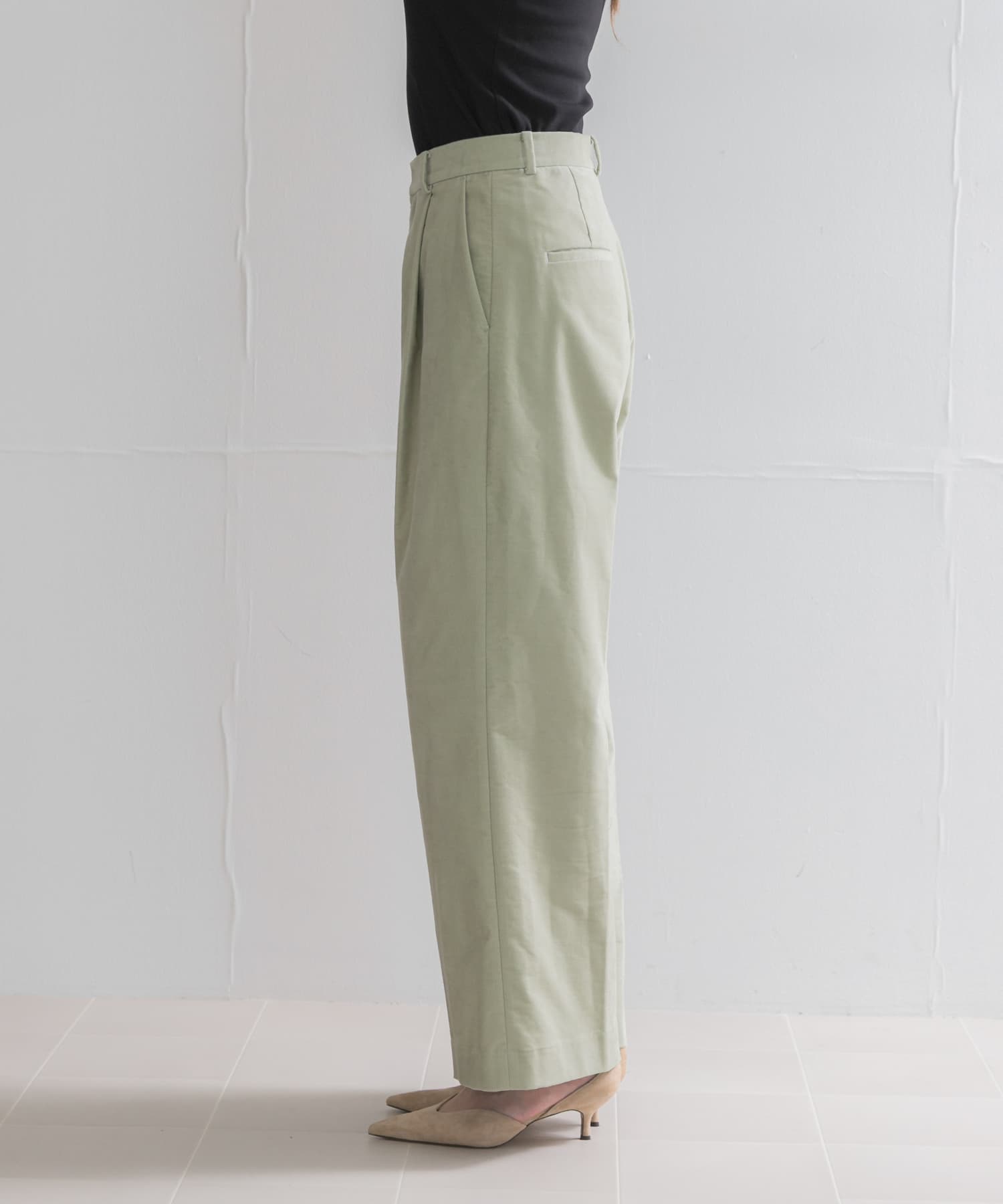 身長：168cm サイズ：38