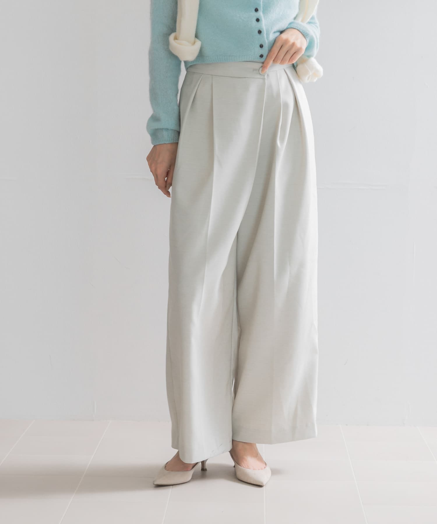 L.BEIGE
