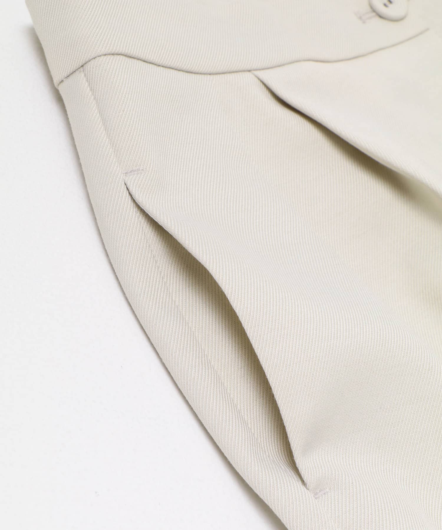 L.BEIGE