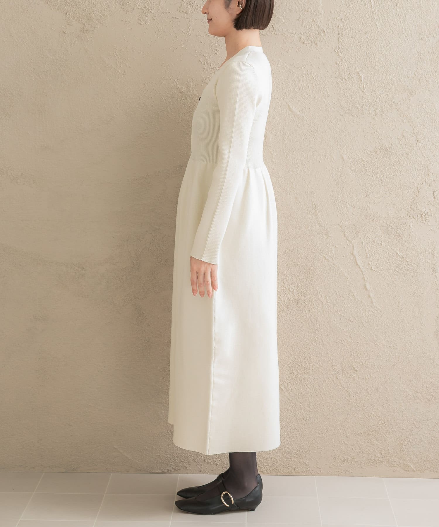 OFF WHITE