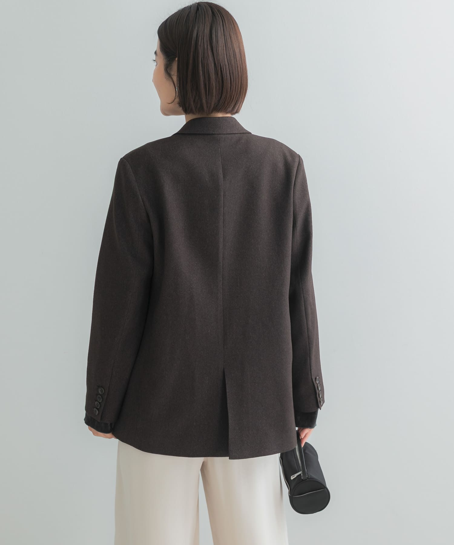 DARK BROWN