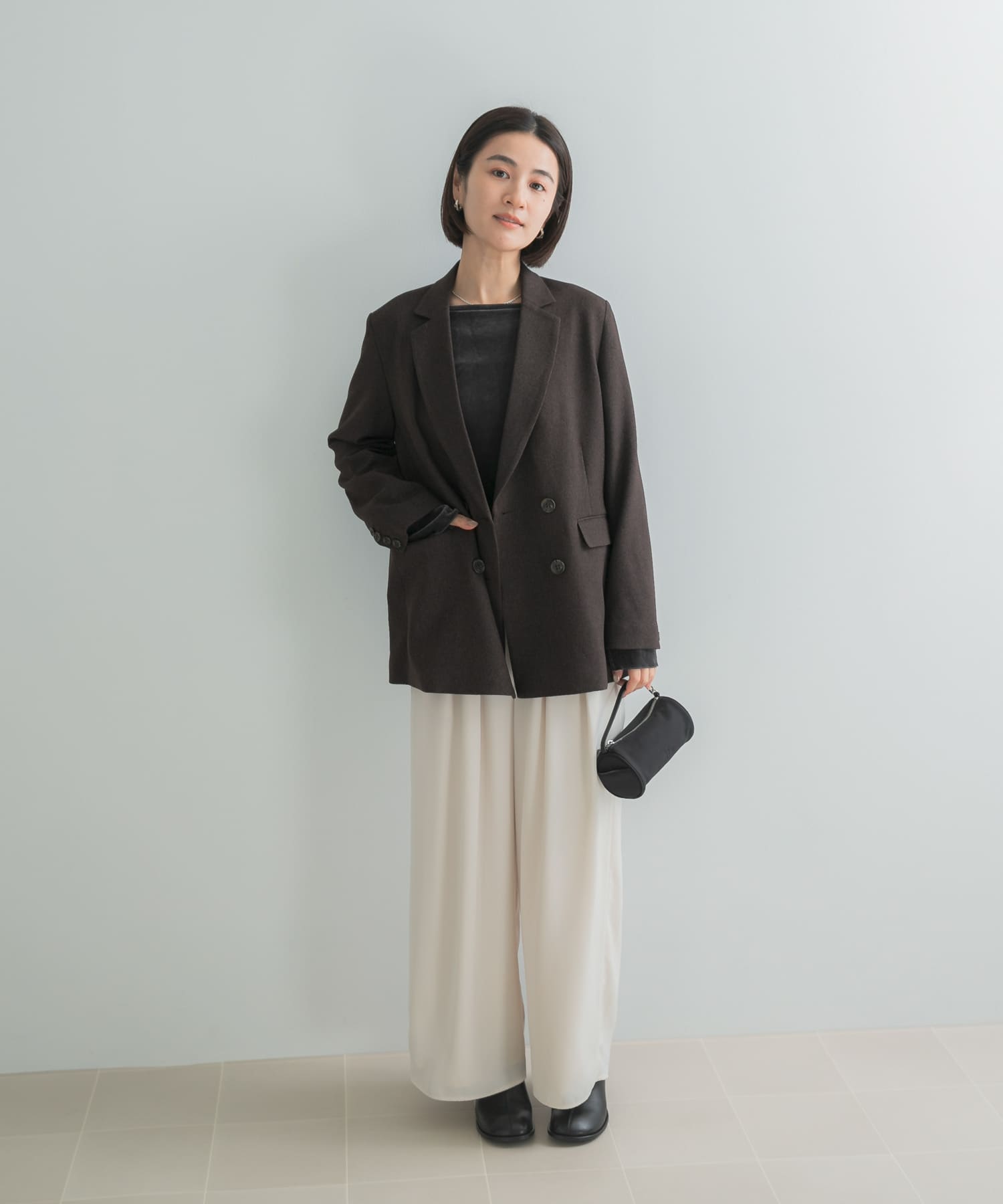 DARK BROWN