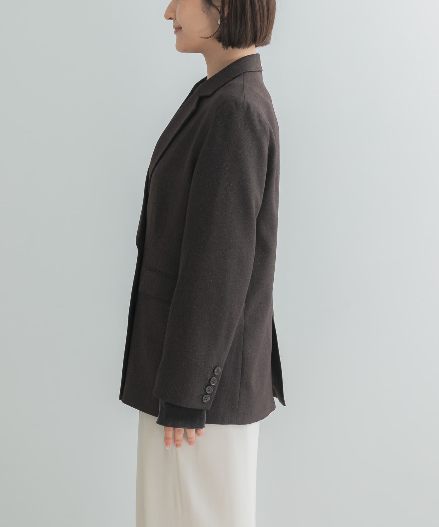 DARK BROWN