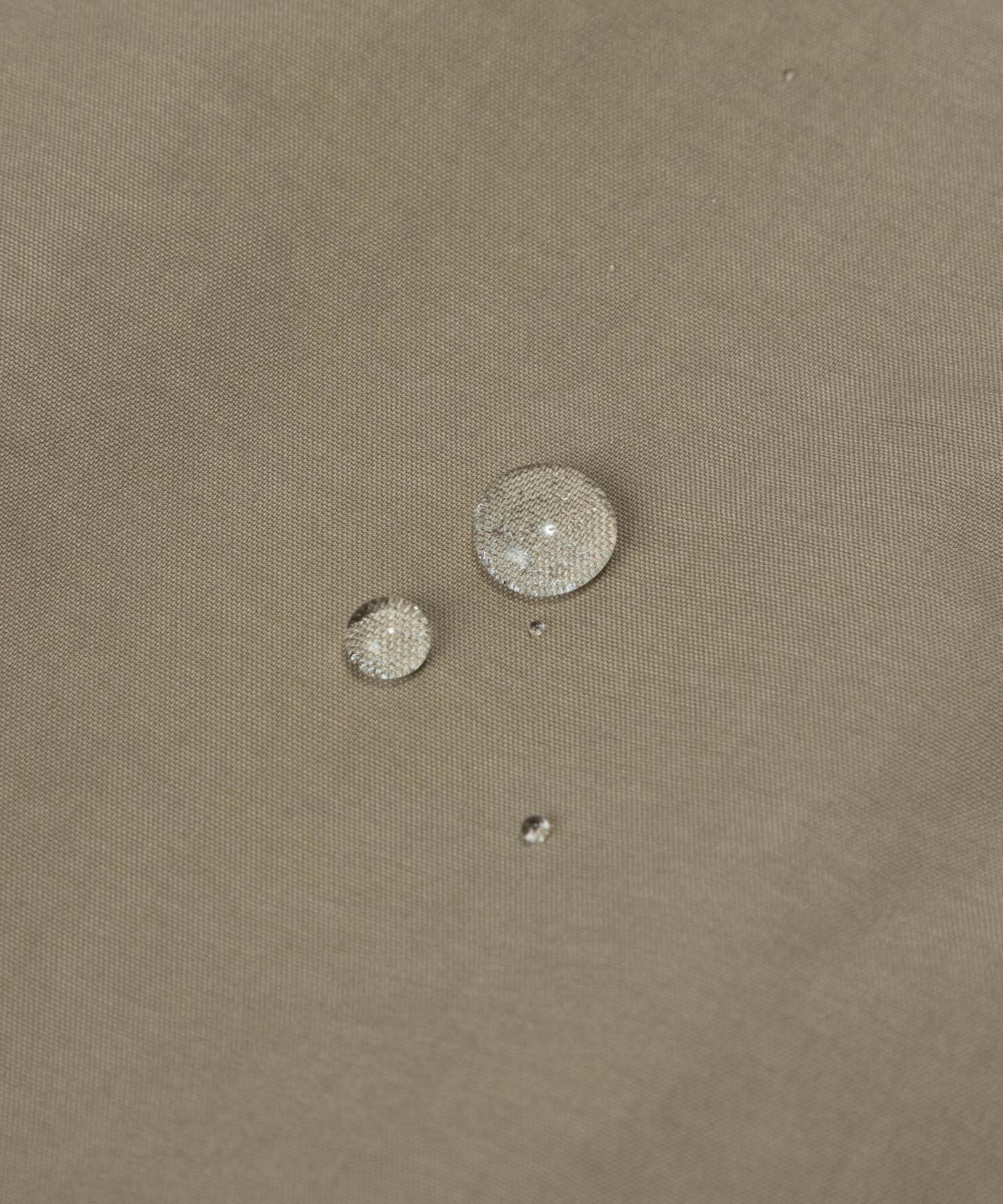 クラシックカーキ