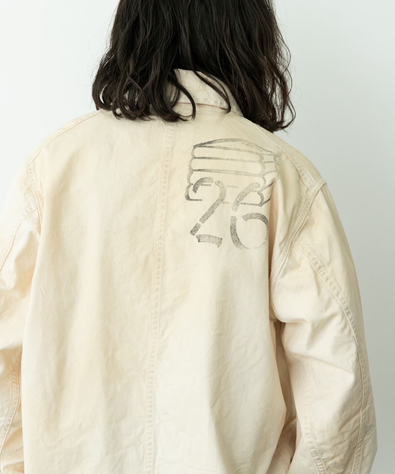 OFF WHITE