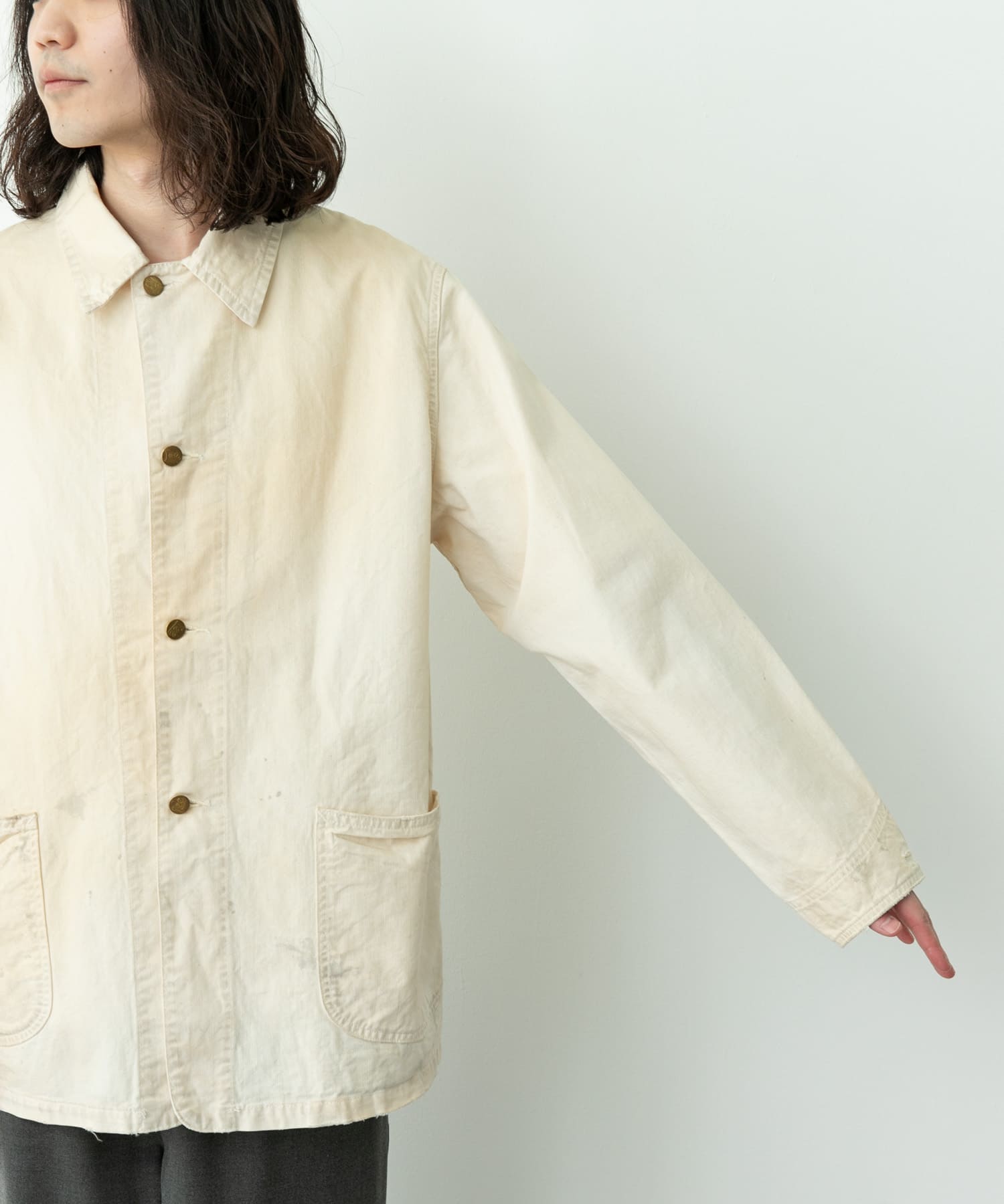 OFF WHITE