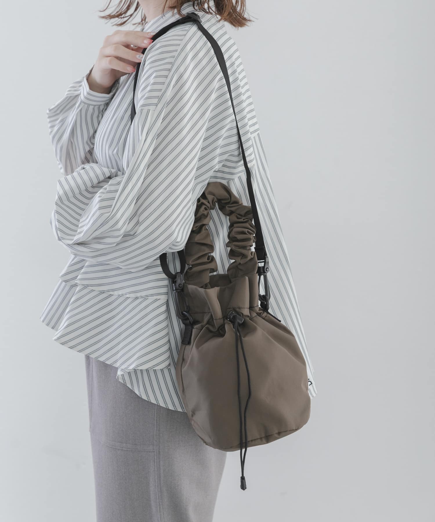 DRIFTER　GATHER HANDLE POUCH