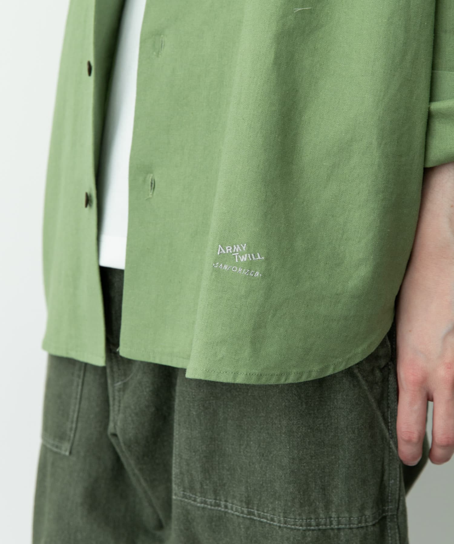 GREEN