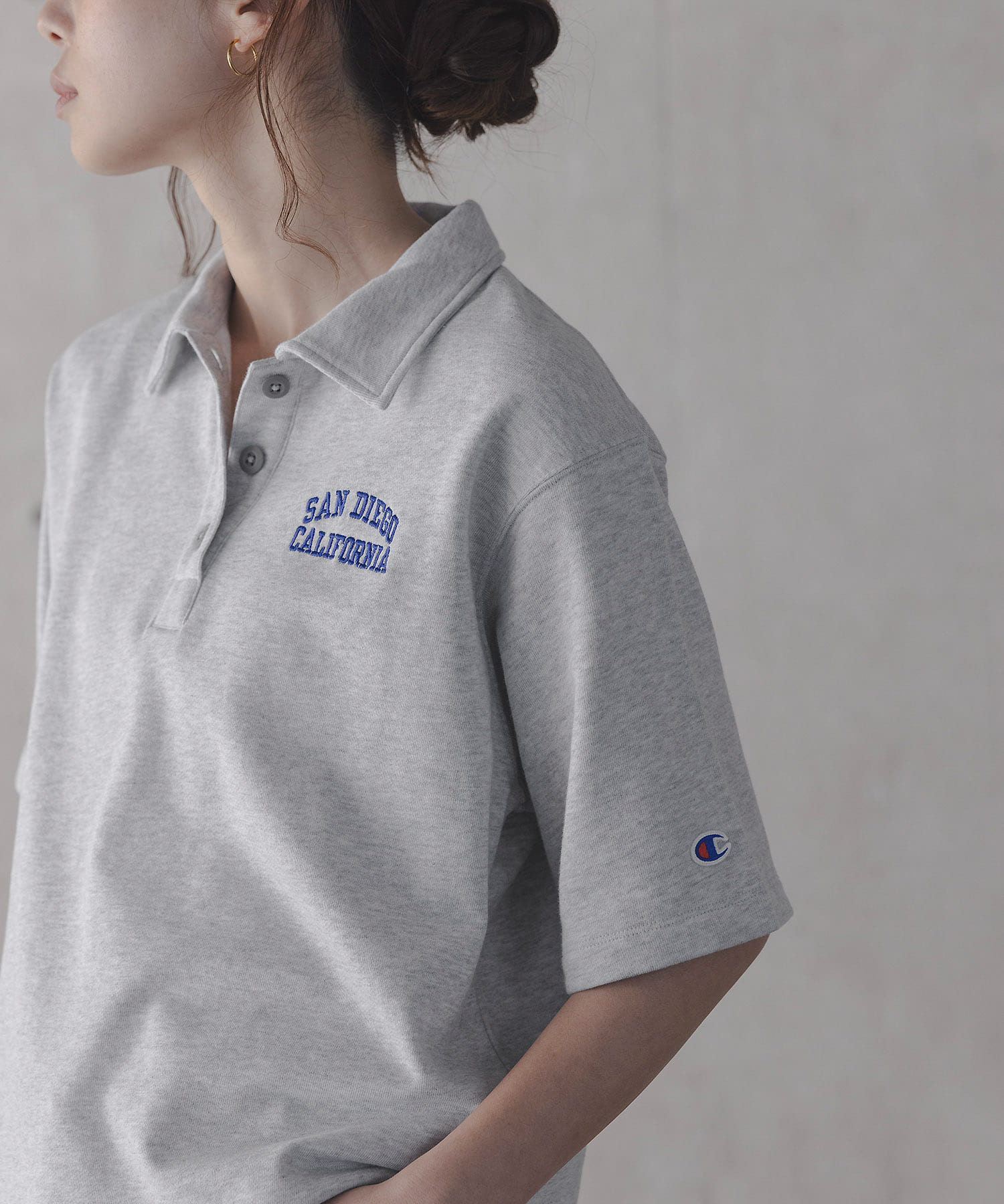 アッシュグレー