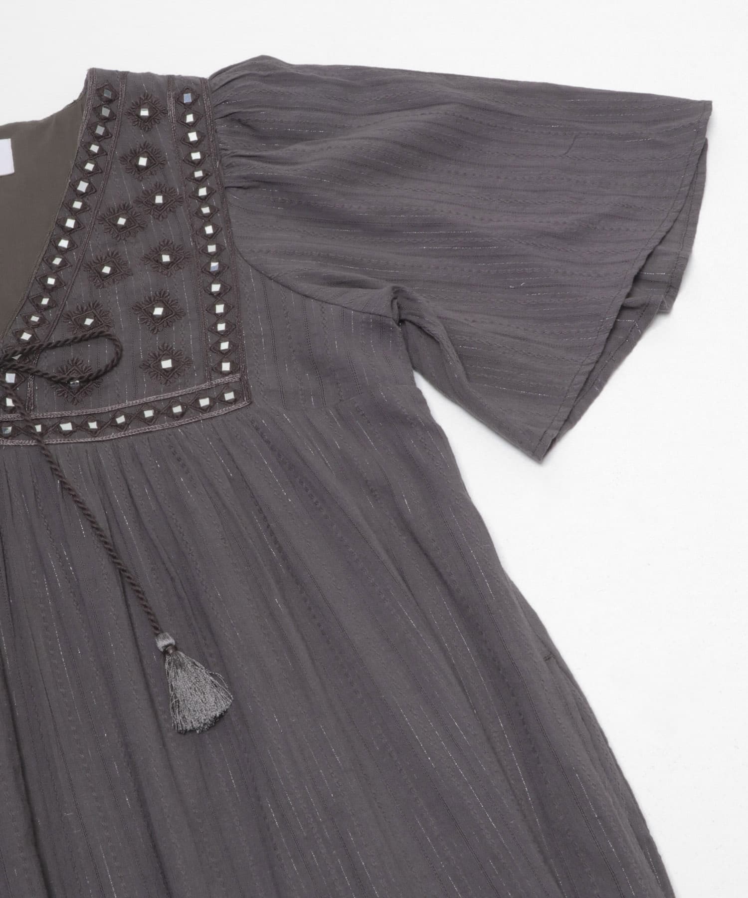 sara mallika　ジャガードミラーエンブロイダリードレス CHARCOAL M