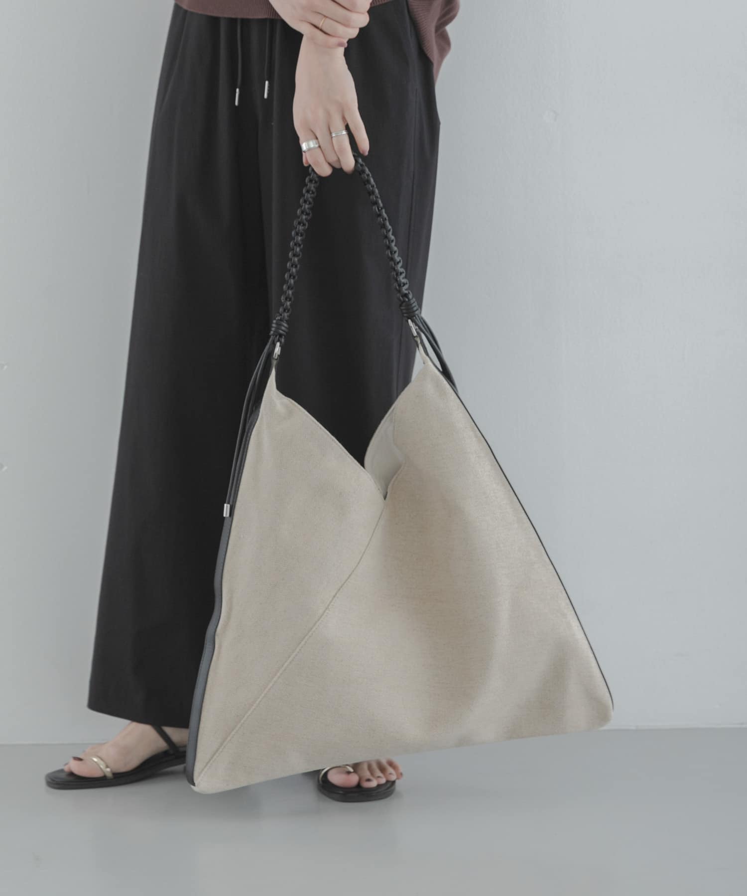 LE VERNIS　ワンハンドルクロスバッグ