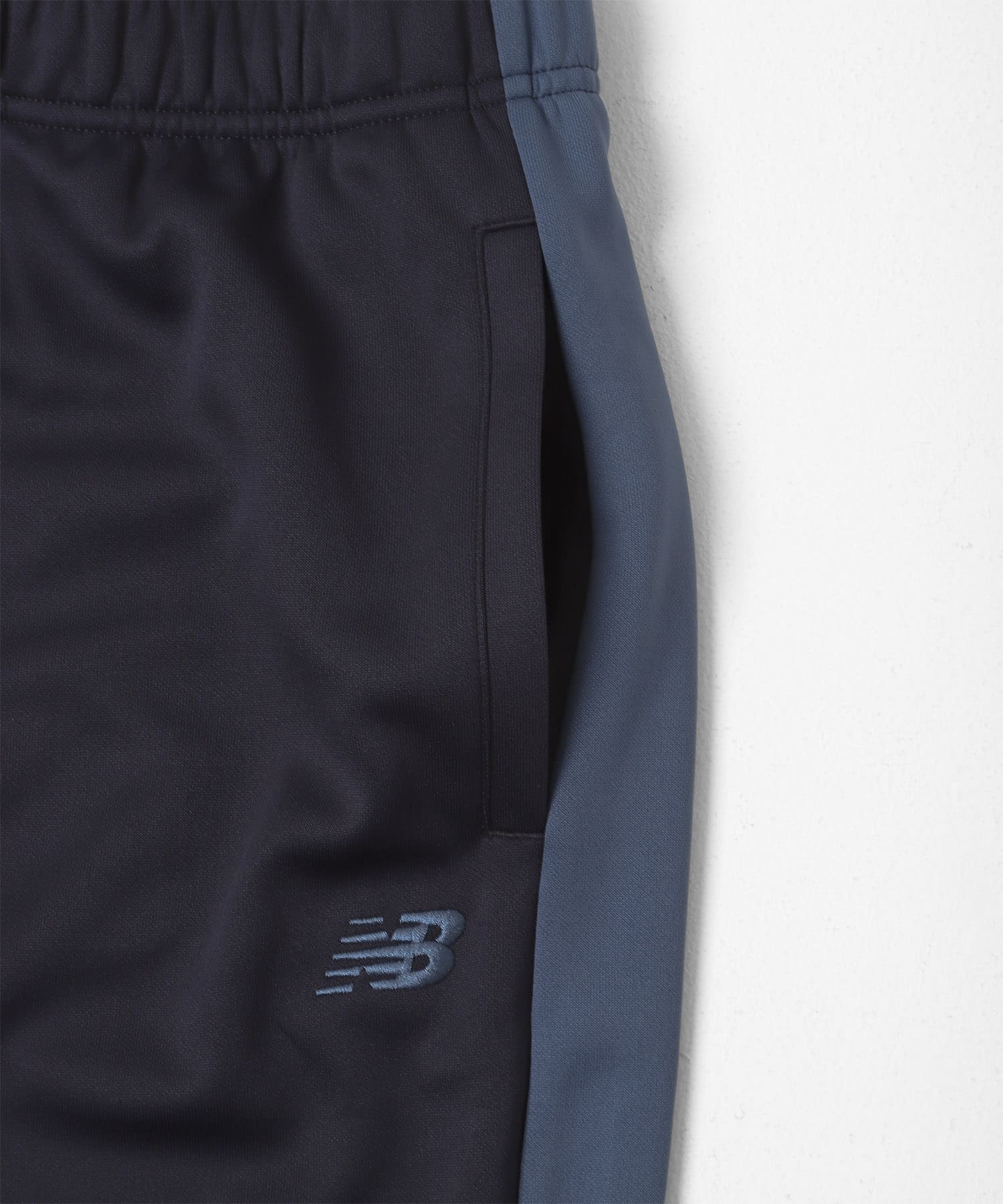NEW BALANCE　ニットトラックパンツ DARKNIGHT M