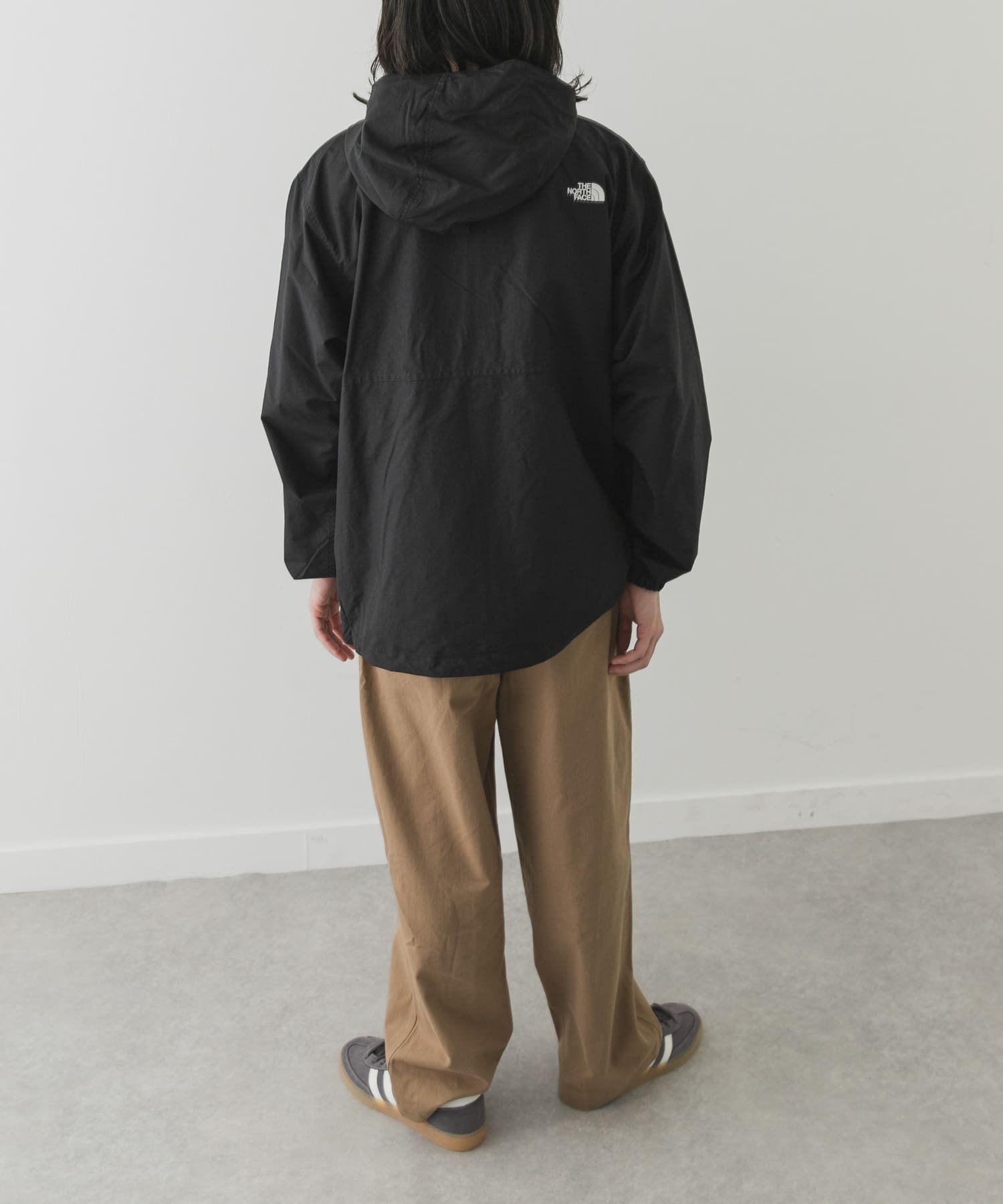 ブラック