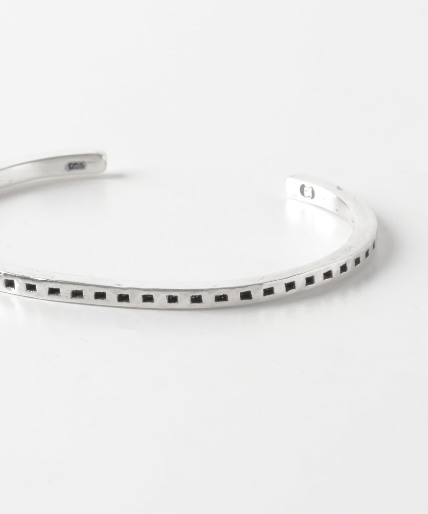 MANANAS　Hole  Square Bangle SILVER One