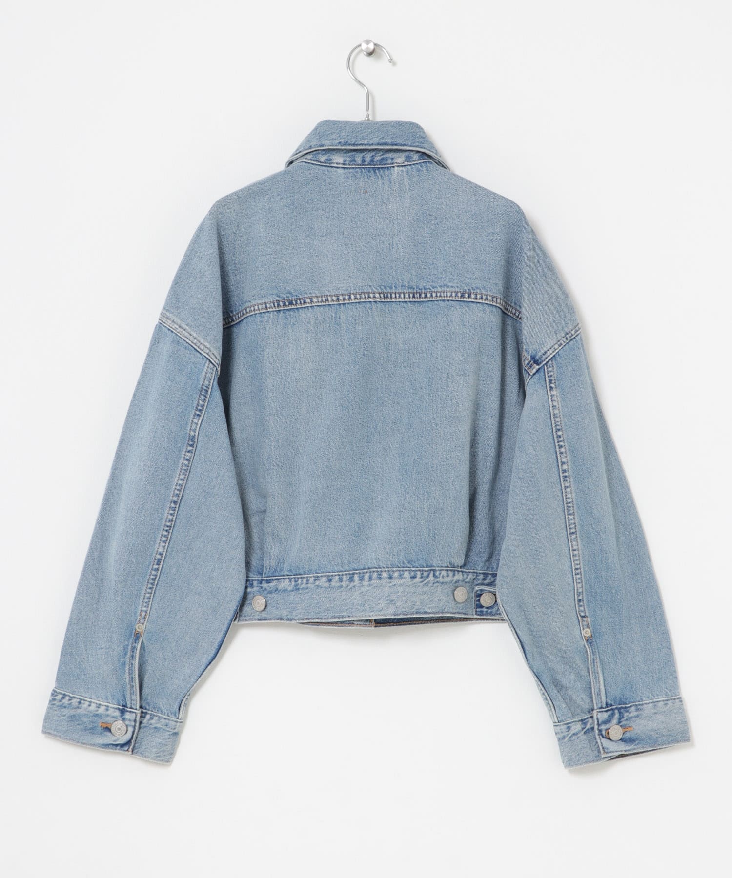 Levi’s　LOOSE CROP TRUCKER S SEASON S