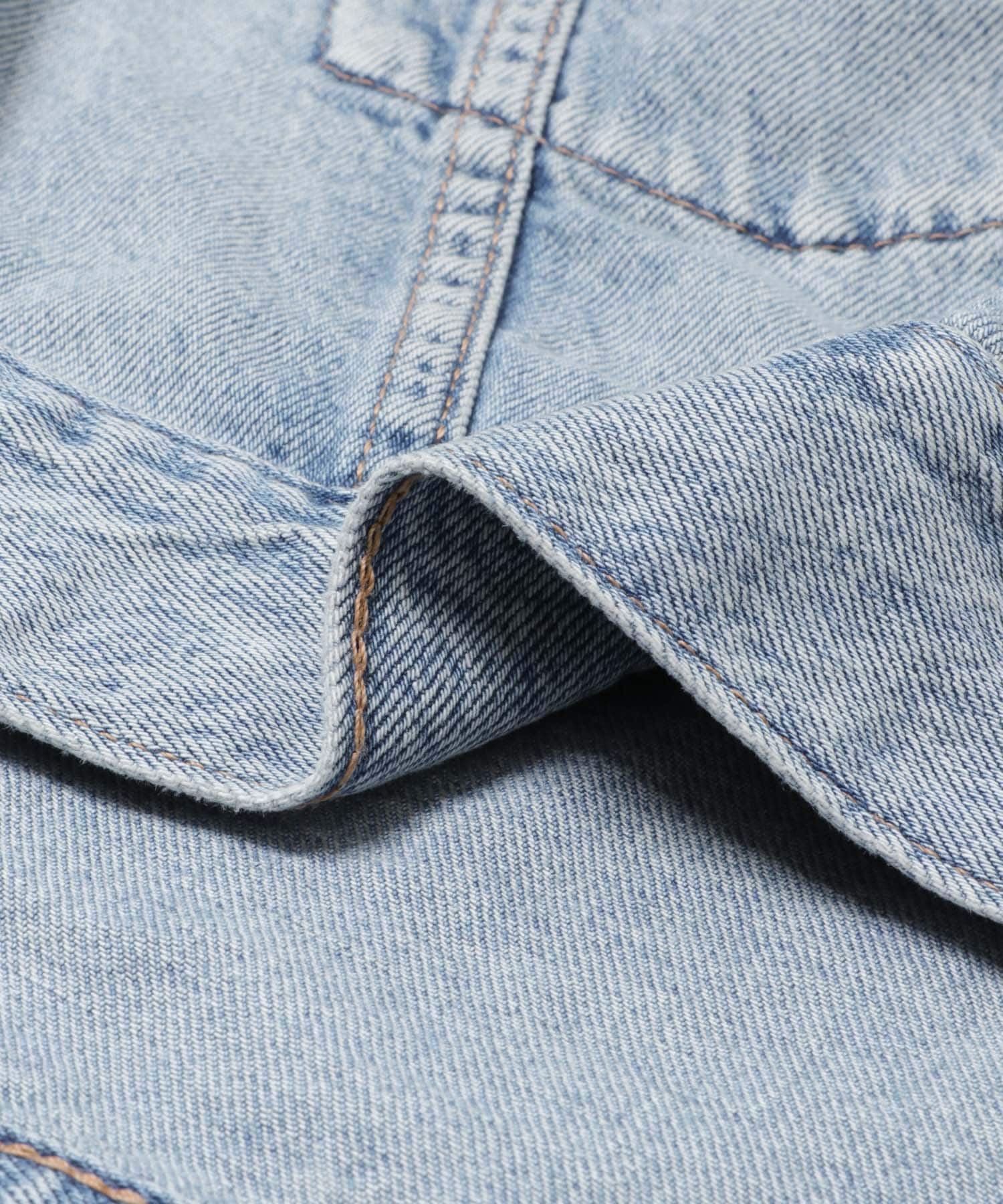 Levi’s　LOOSE CROP TRUCKER S SEASON S