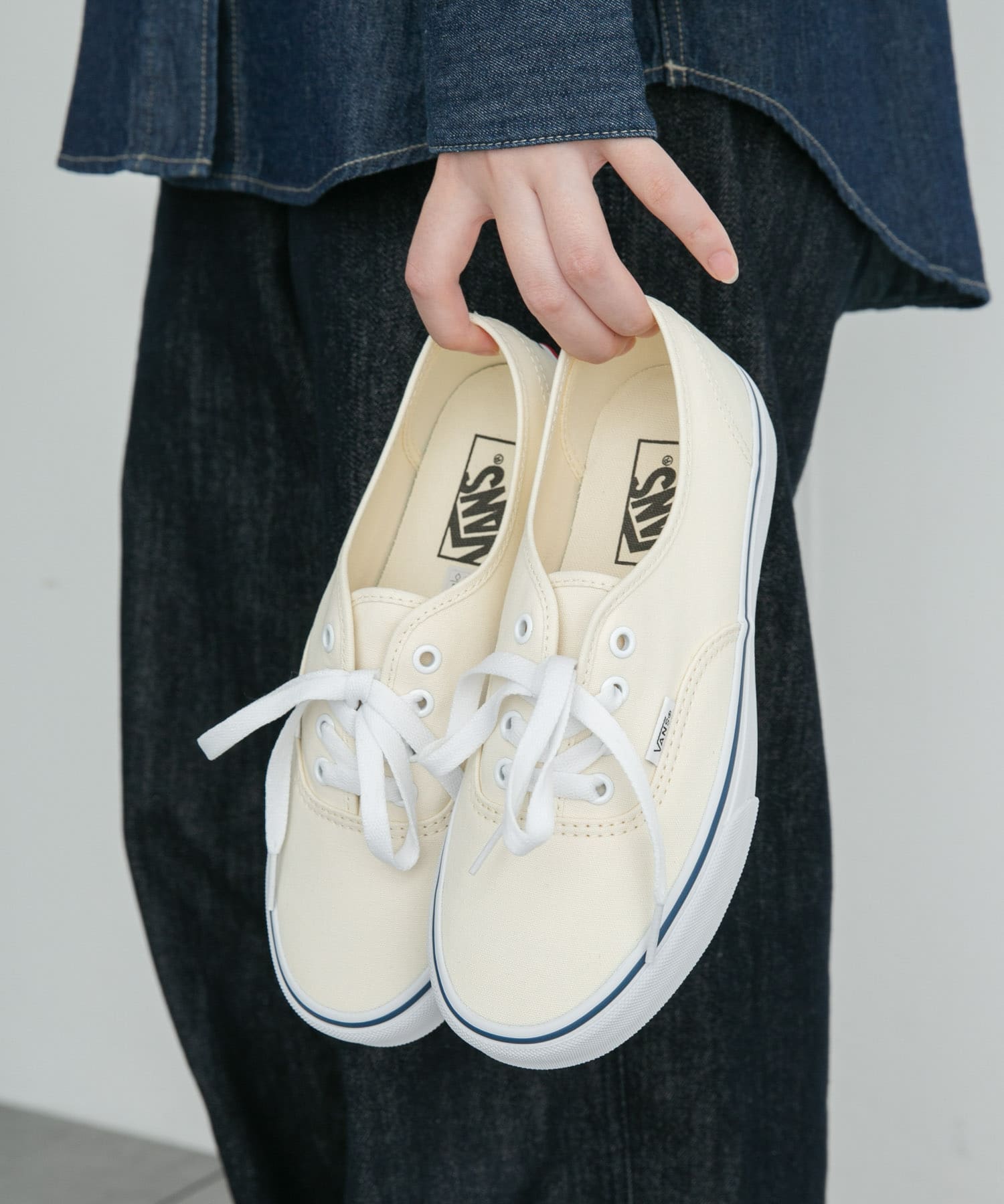 VANS　AUTHENTIC
