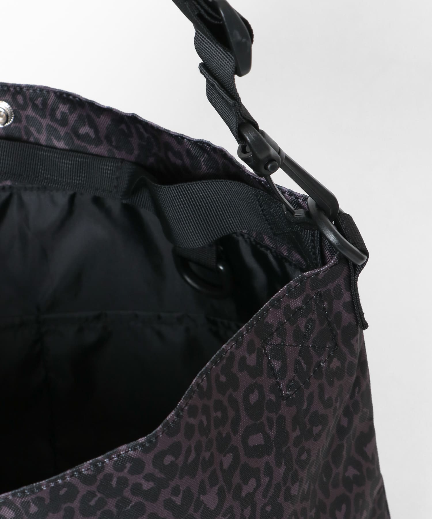 B LEOPARD
