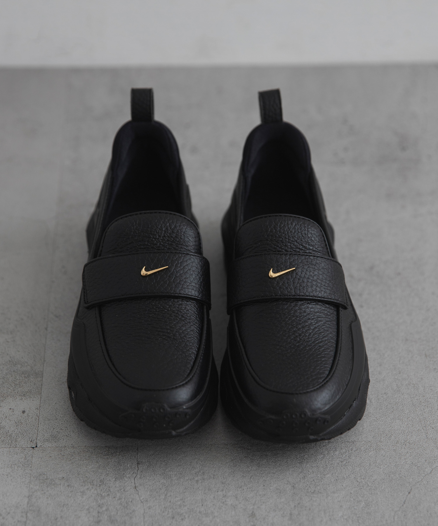 NIKE　エアマックスフェノメナ