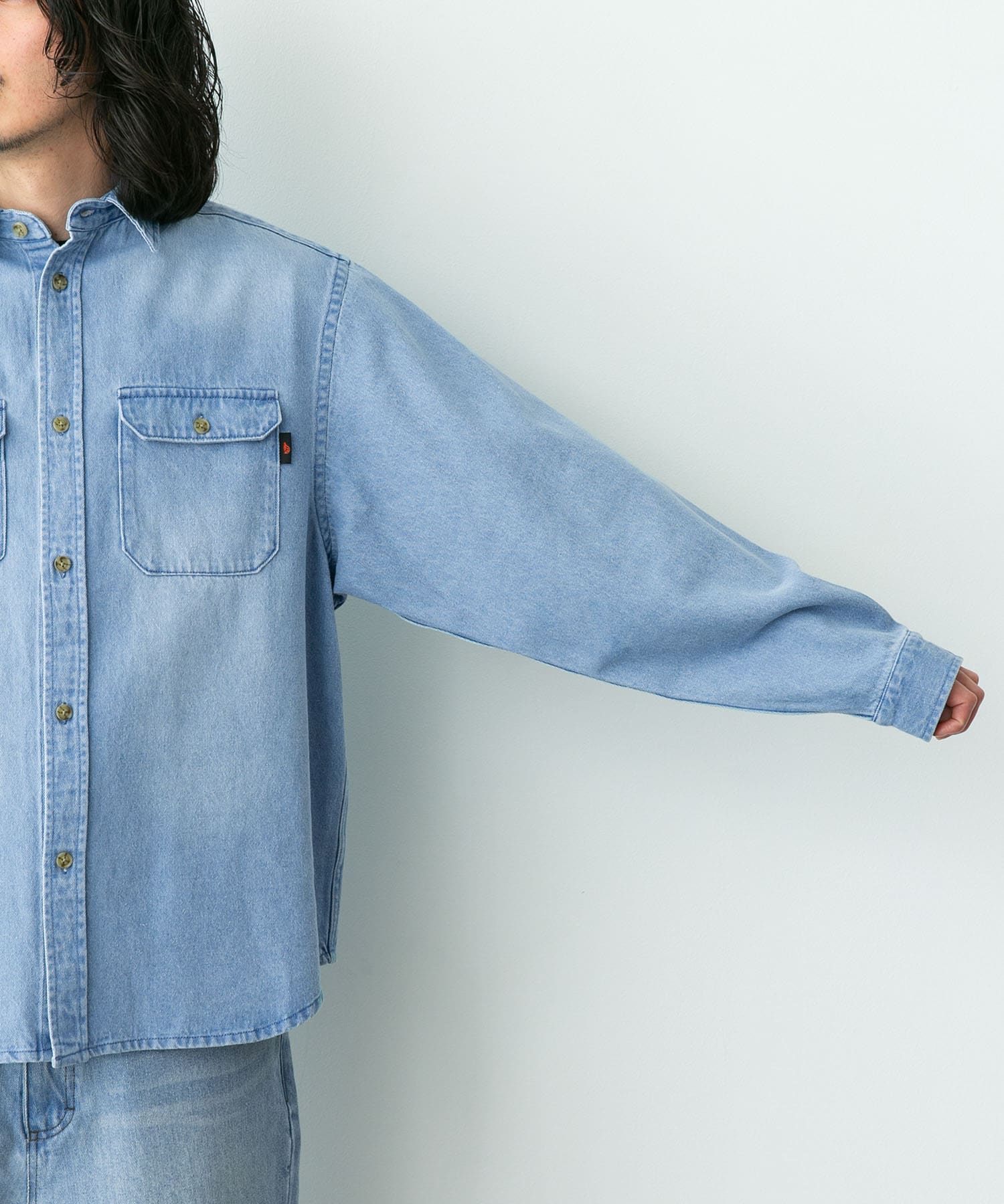 身長：180cm 体重：60kg サイズ：L